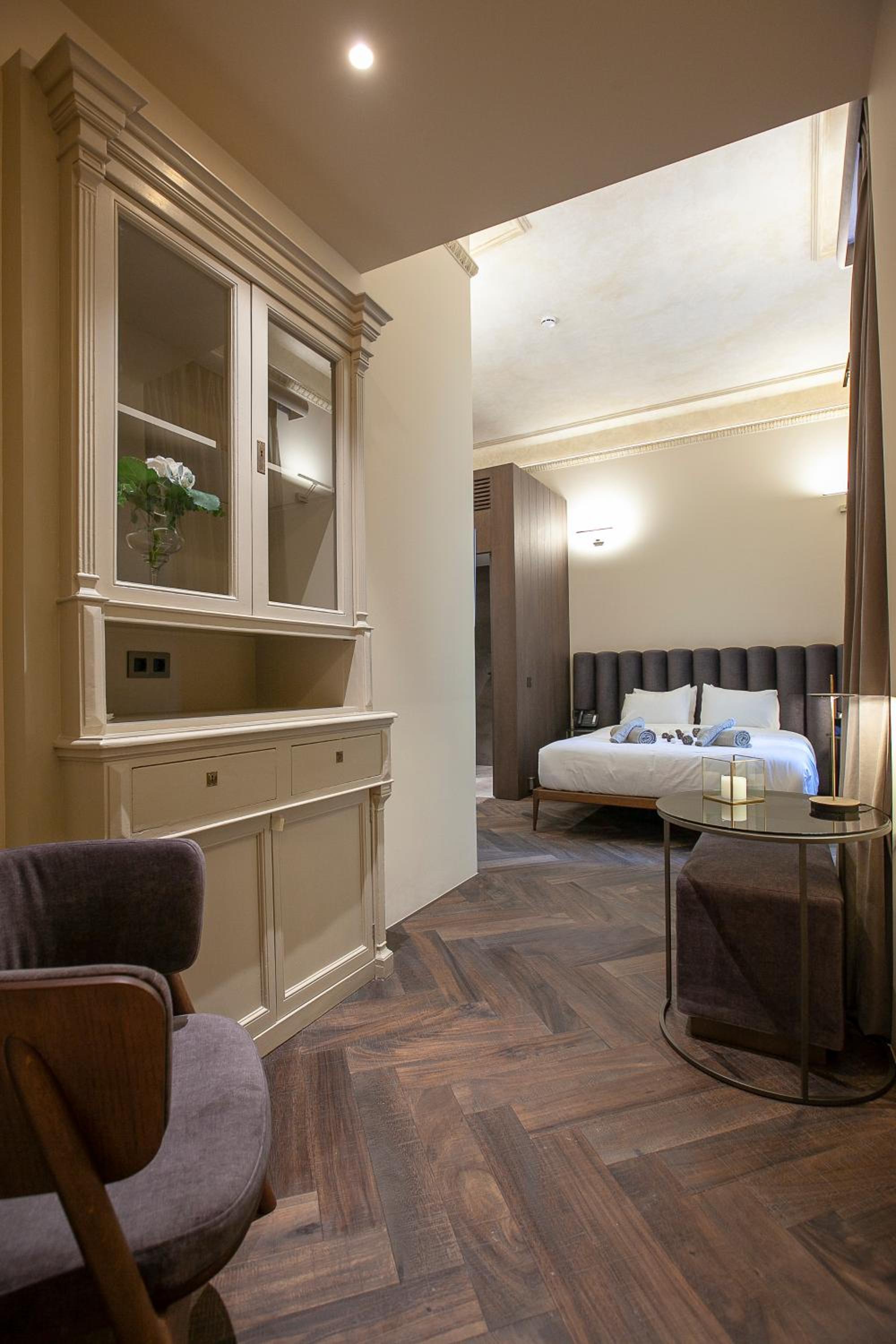 Classic Athenian Room photo 1