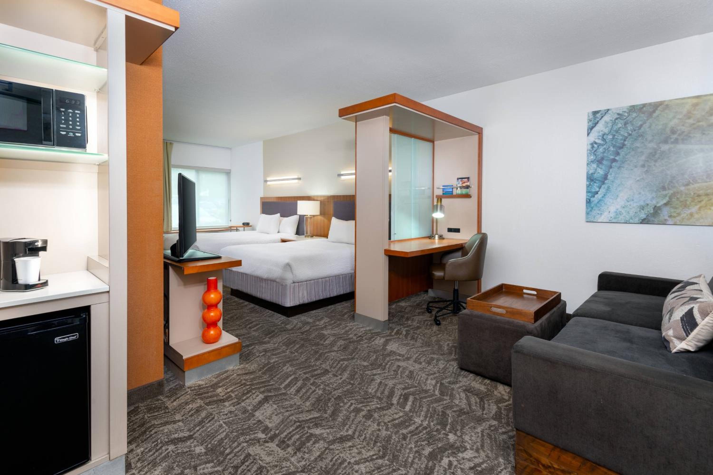 Queen Suite with Two Queen Beds and Trundle Sofa - Hearing Accessible