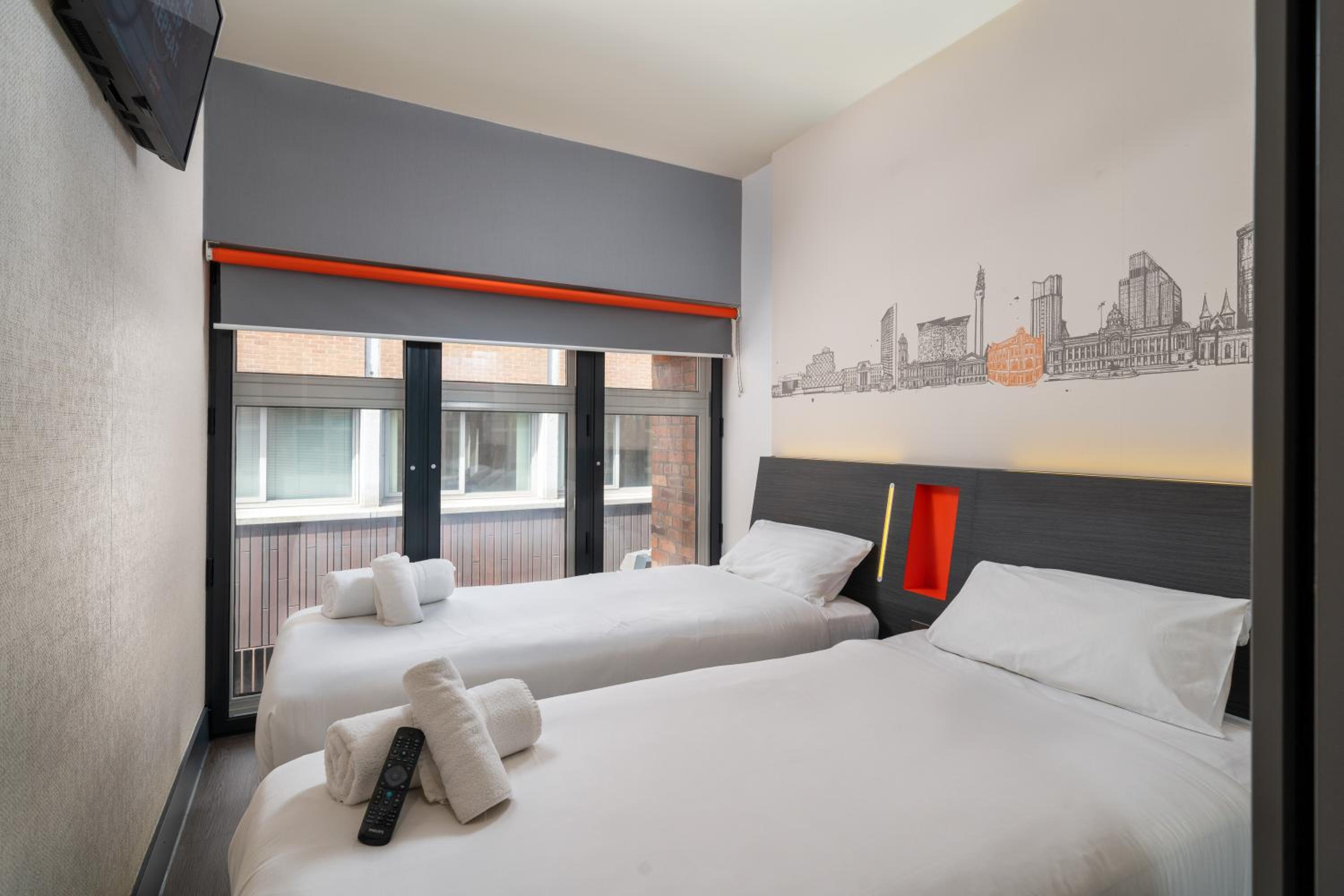Twin Room with Window photo 2