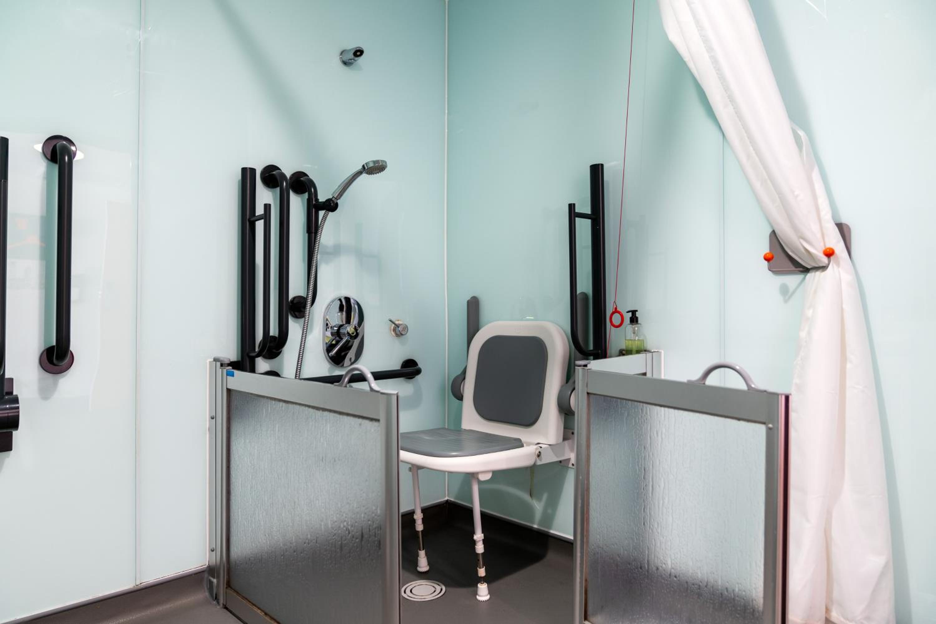 Double Room - Disability Access photo 3