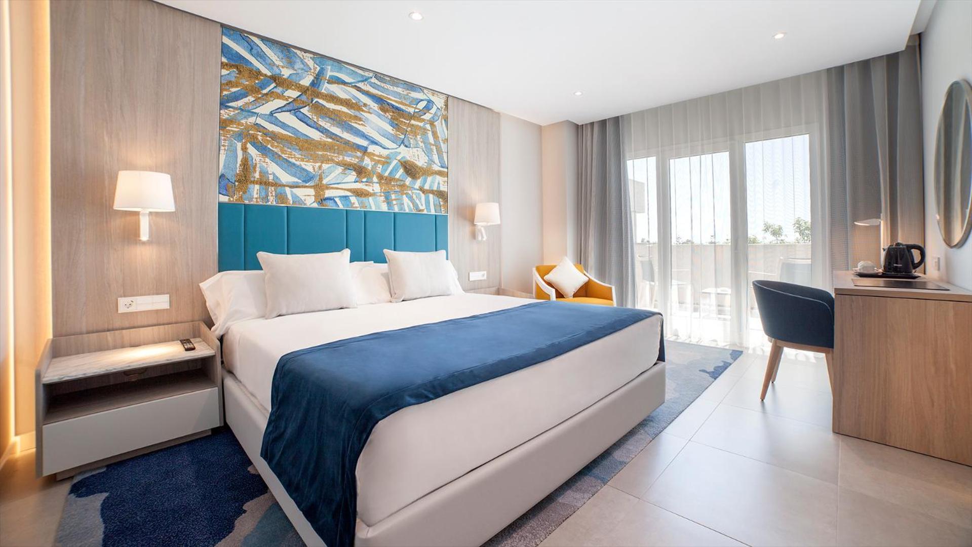 Premium Deluxe Double or Twin Room with Pool View