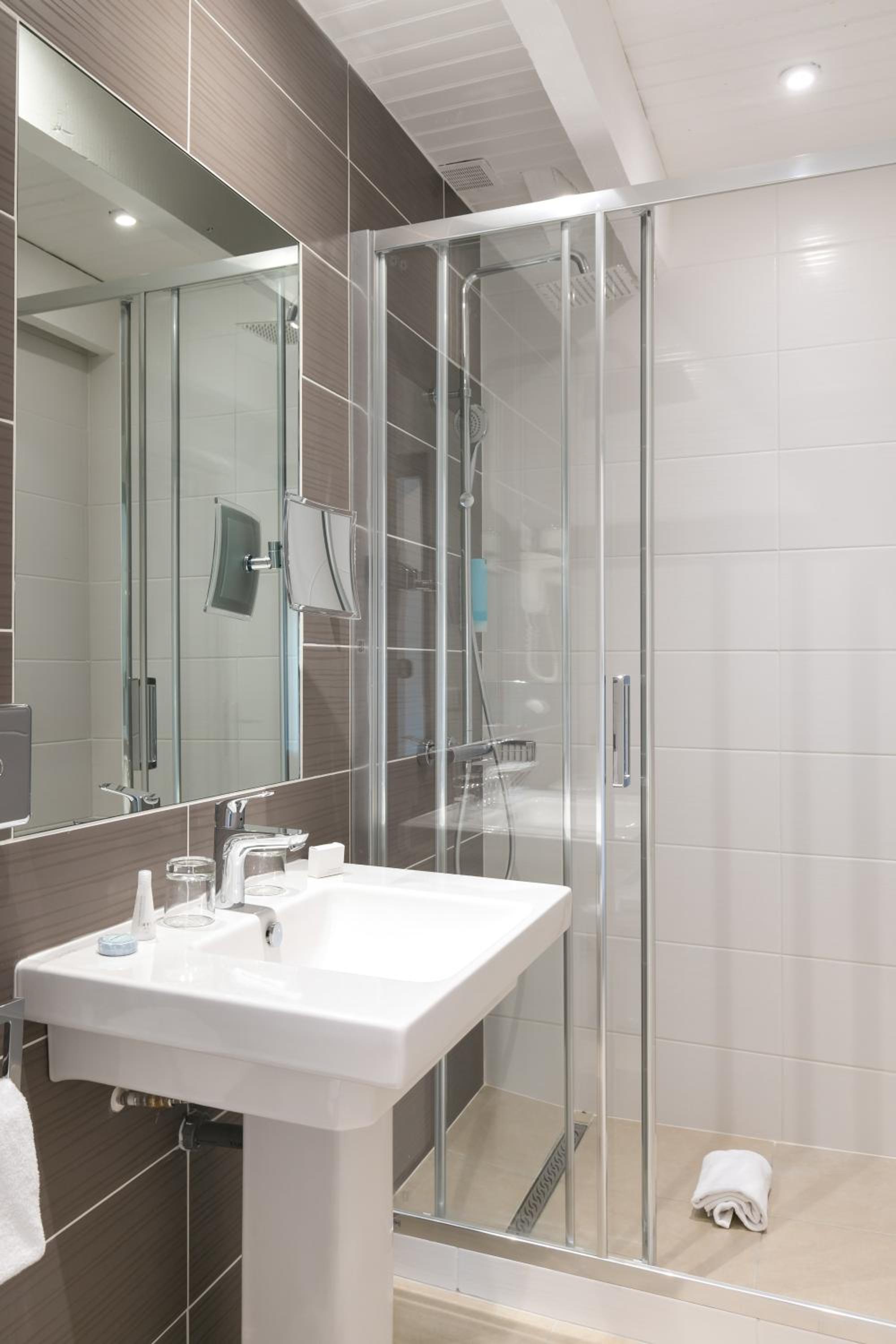 Superior Double Room - Photo 9