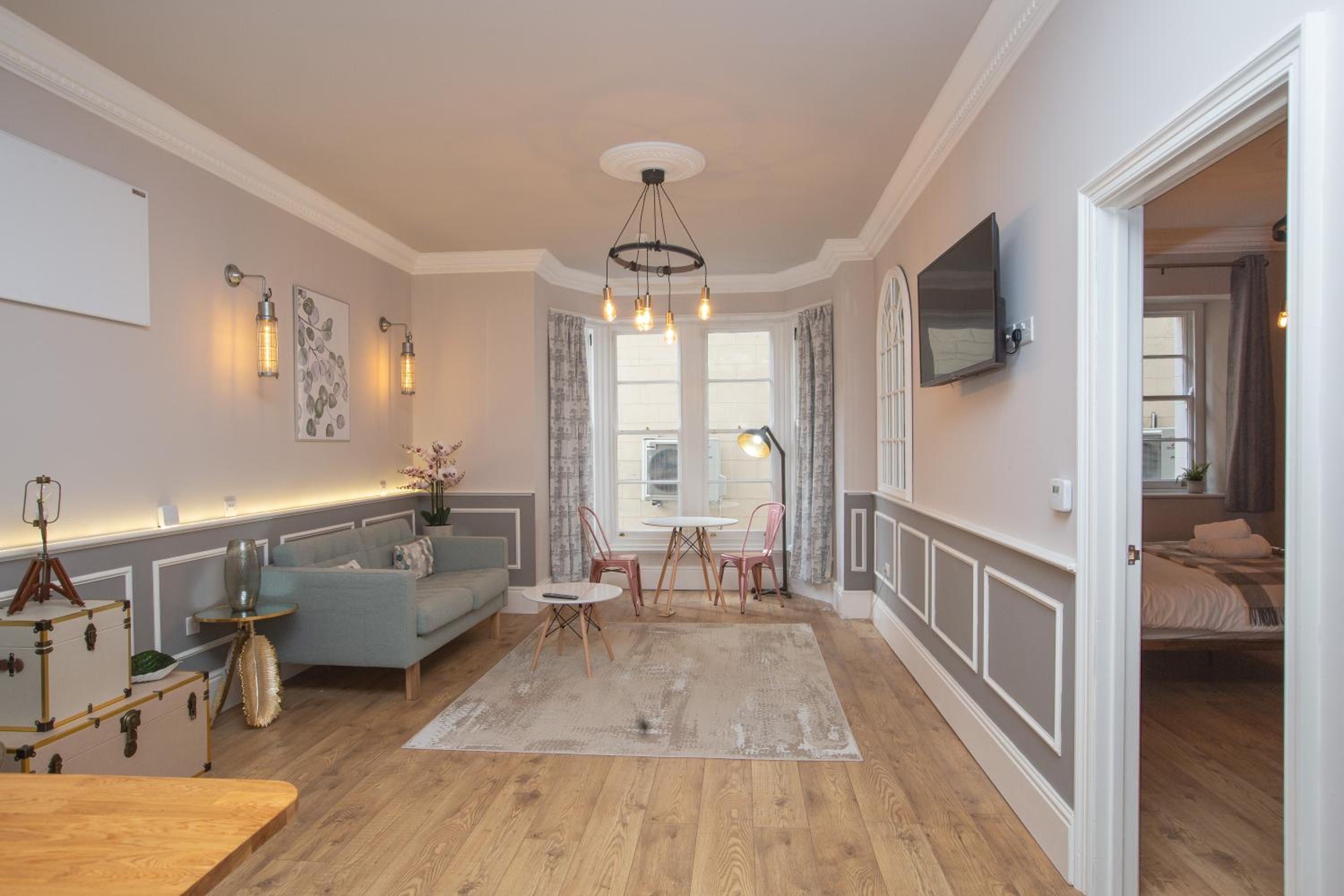 Apartment - Photo 2