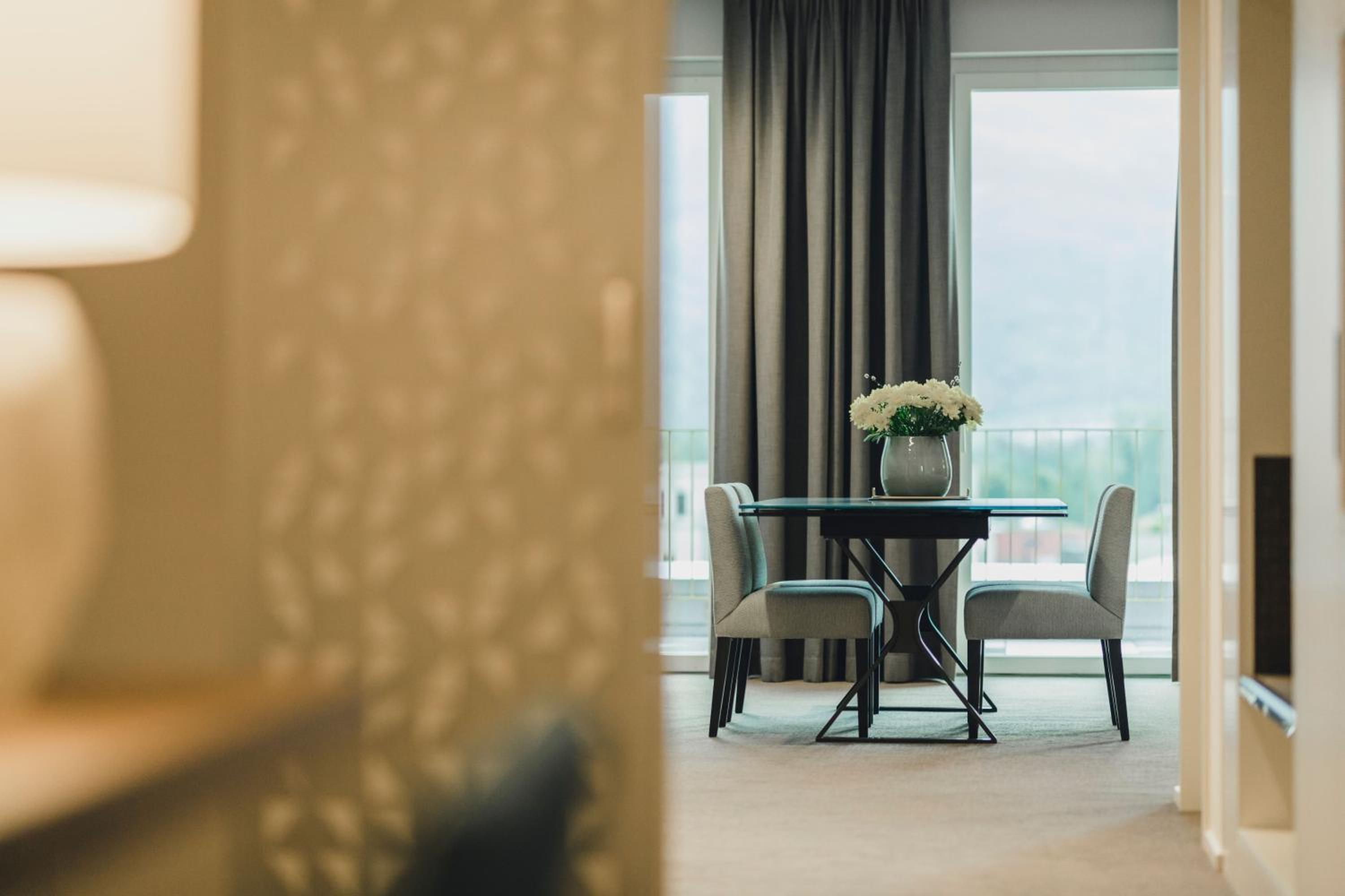 Executive Suite - Photo 9