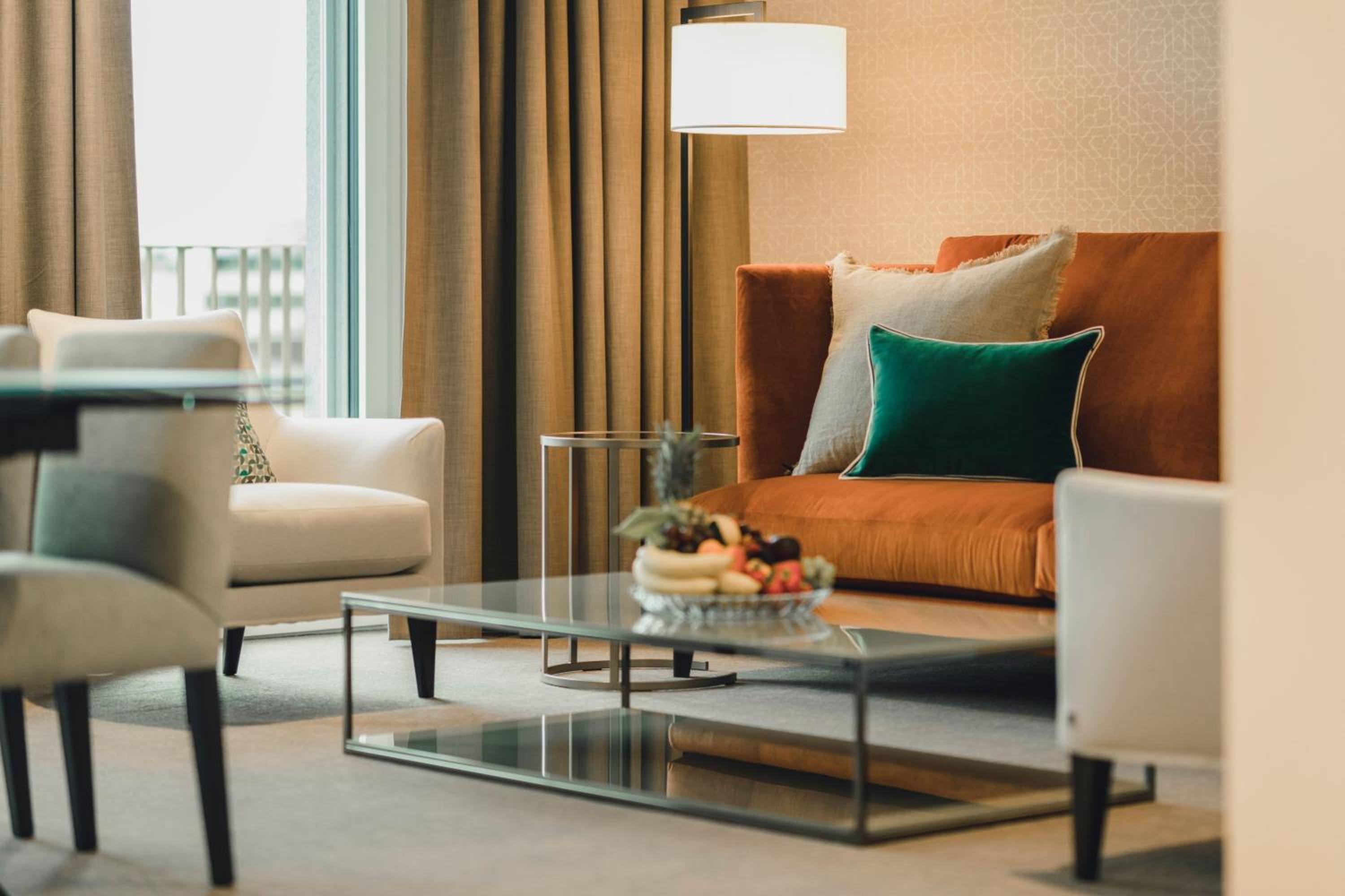 Executive Suite - Photo 6