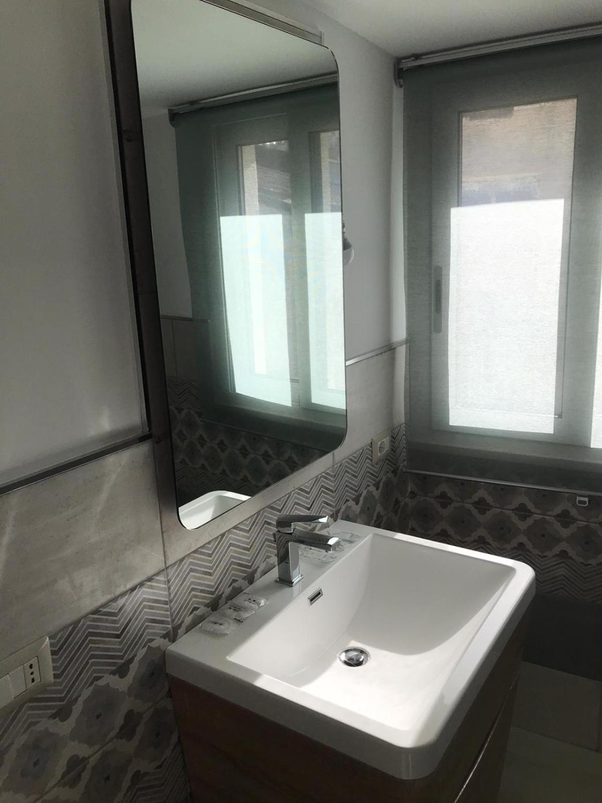 Deluxe Room (2 Adults + 1 Child) - Photo 6