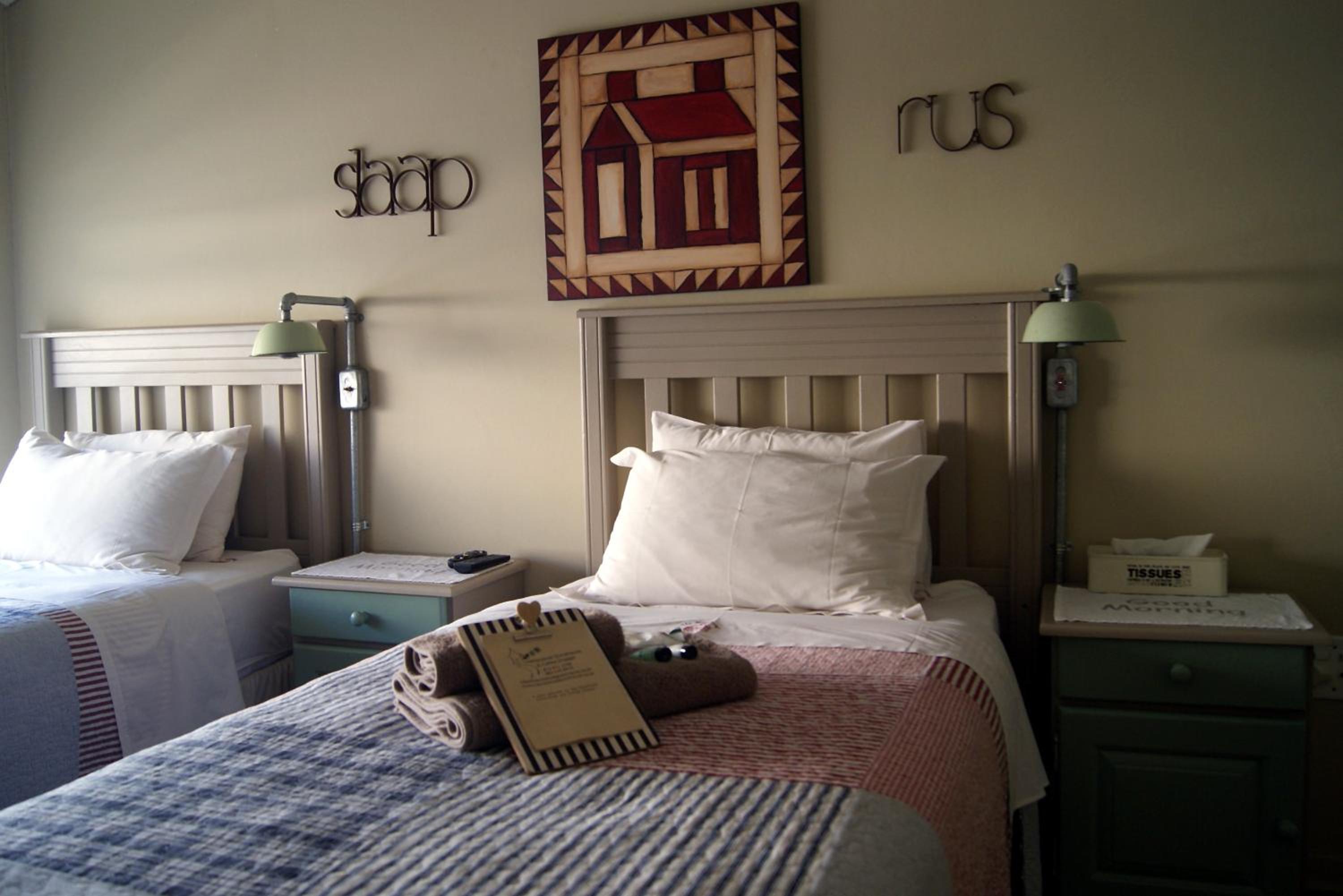 Standard Twin Room photo 3