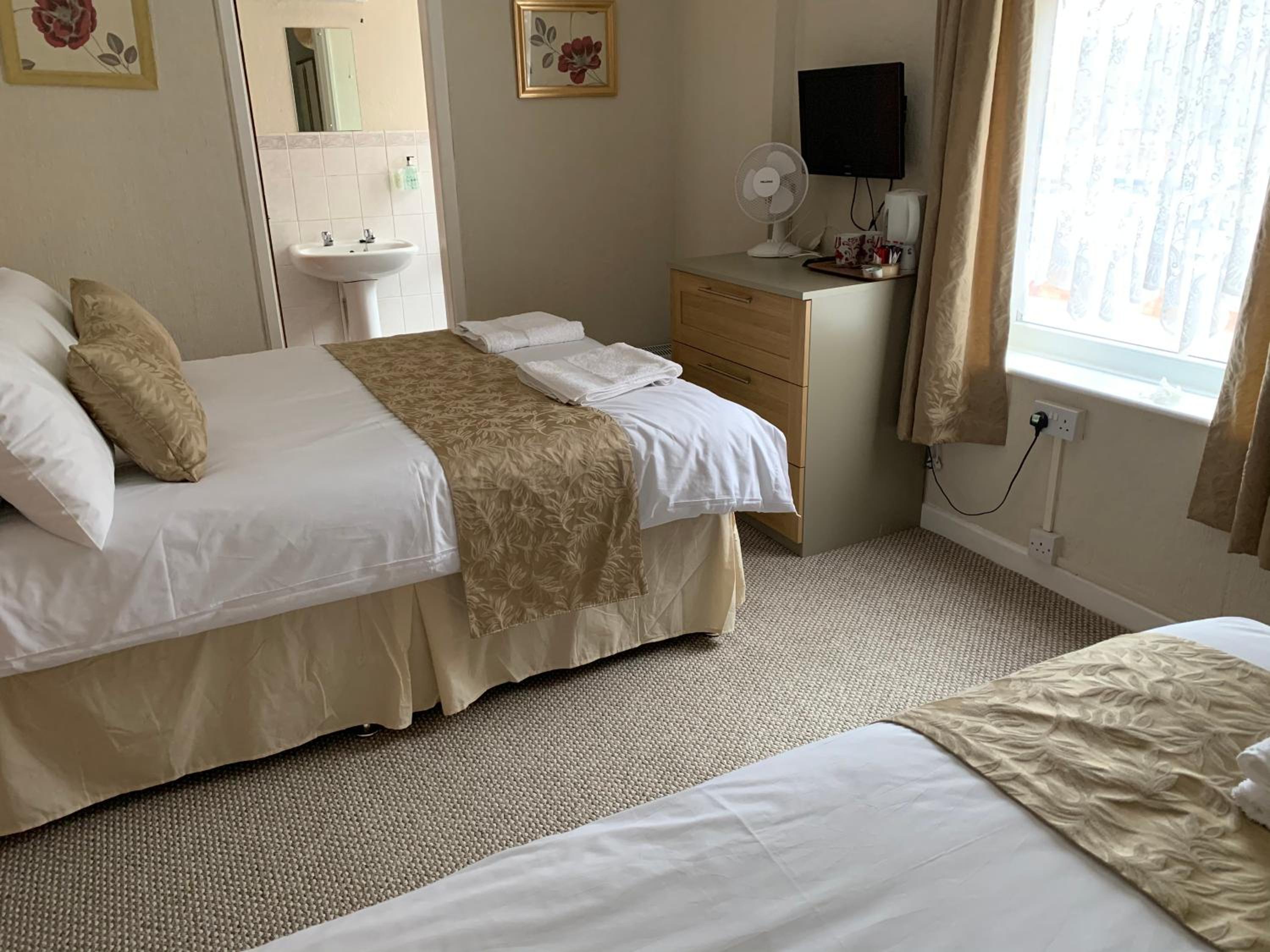 Triple Room with Shower - Photo 6
