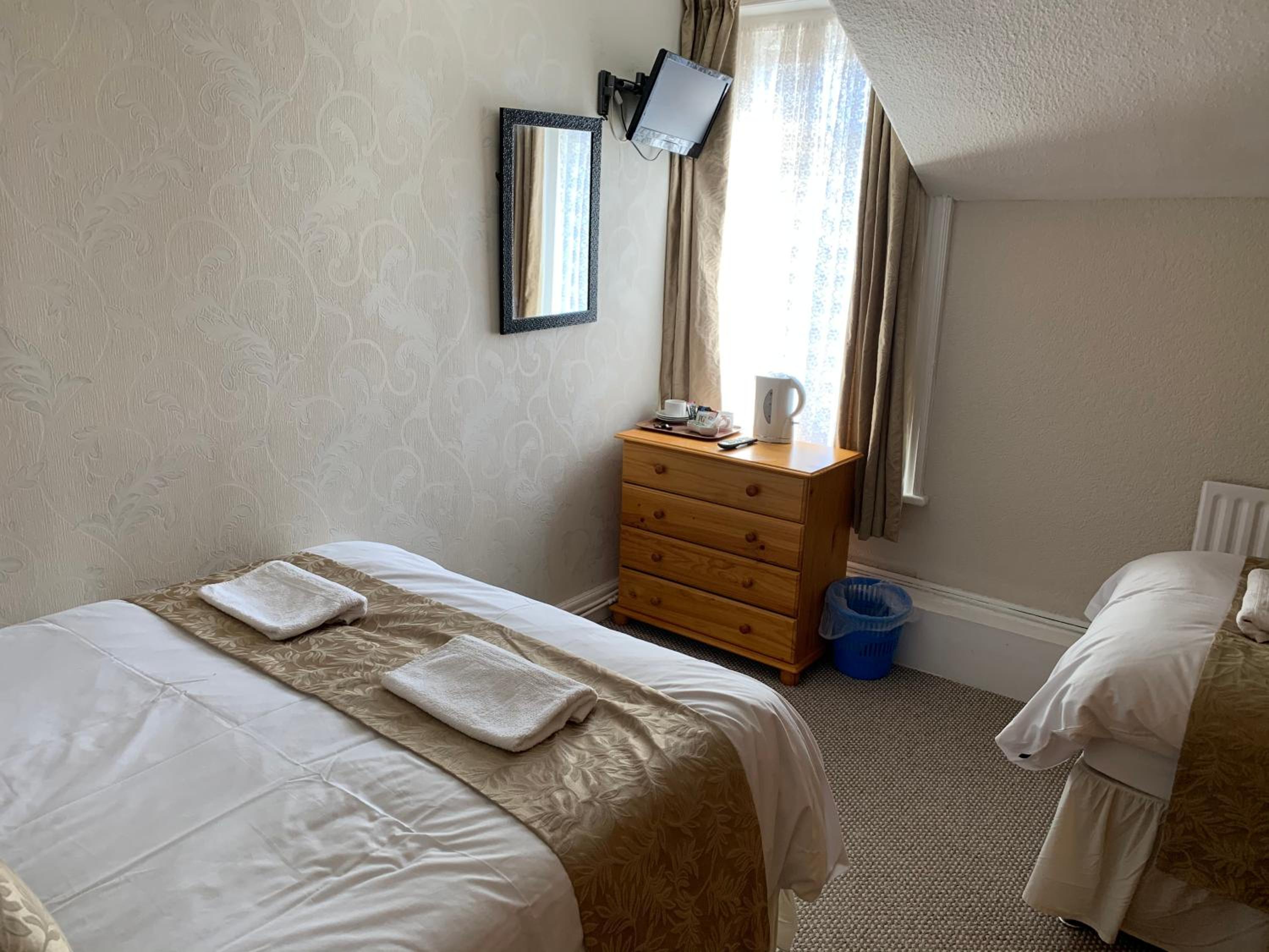 Triple Room with Shower - Photo 3