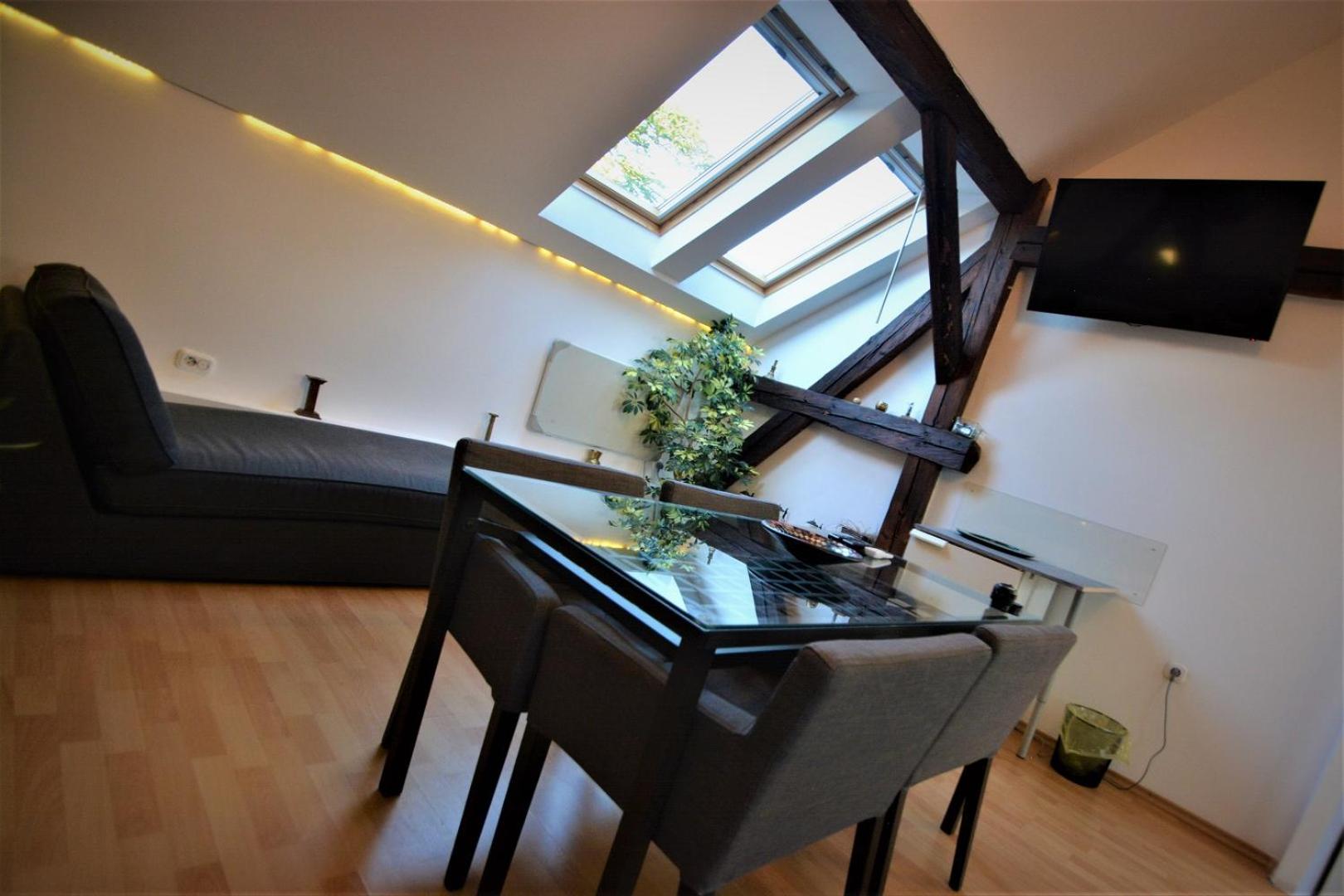 One-Bedroom Apartment - Photo 1