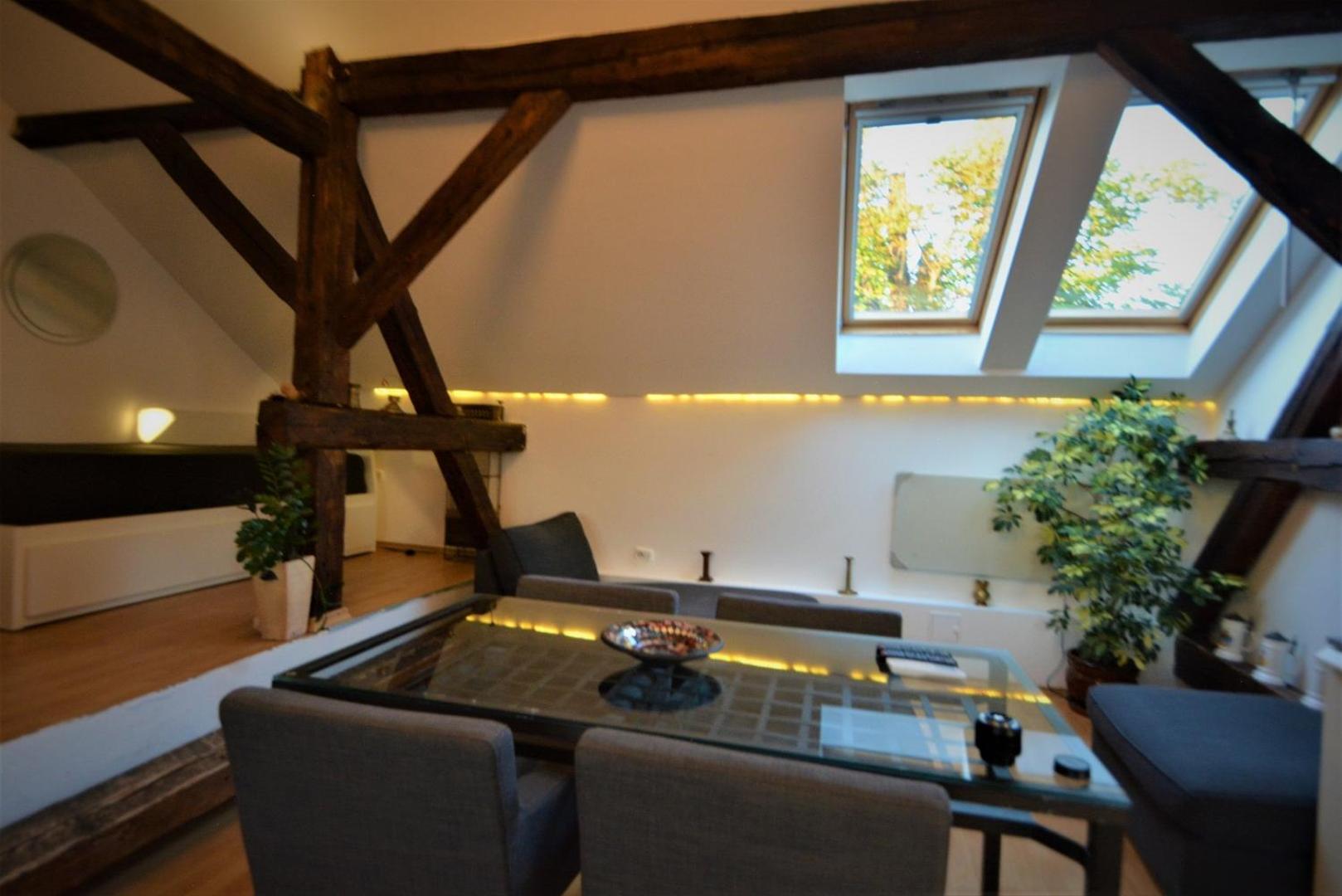 One-Bedroom Apartment - Photo 6