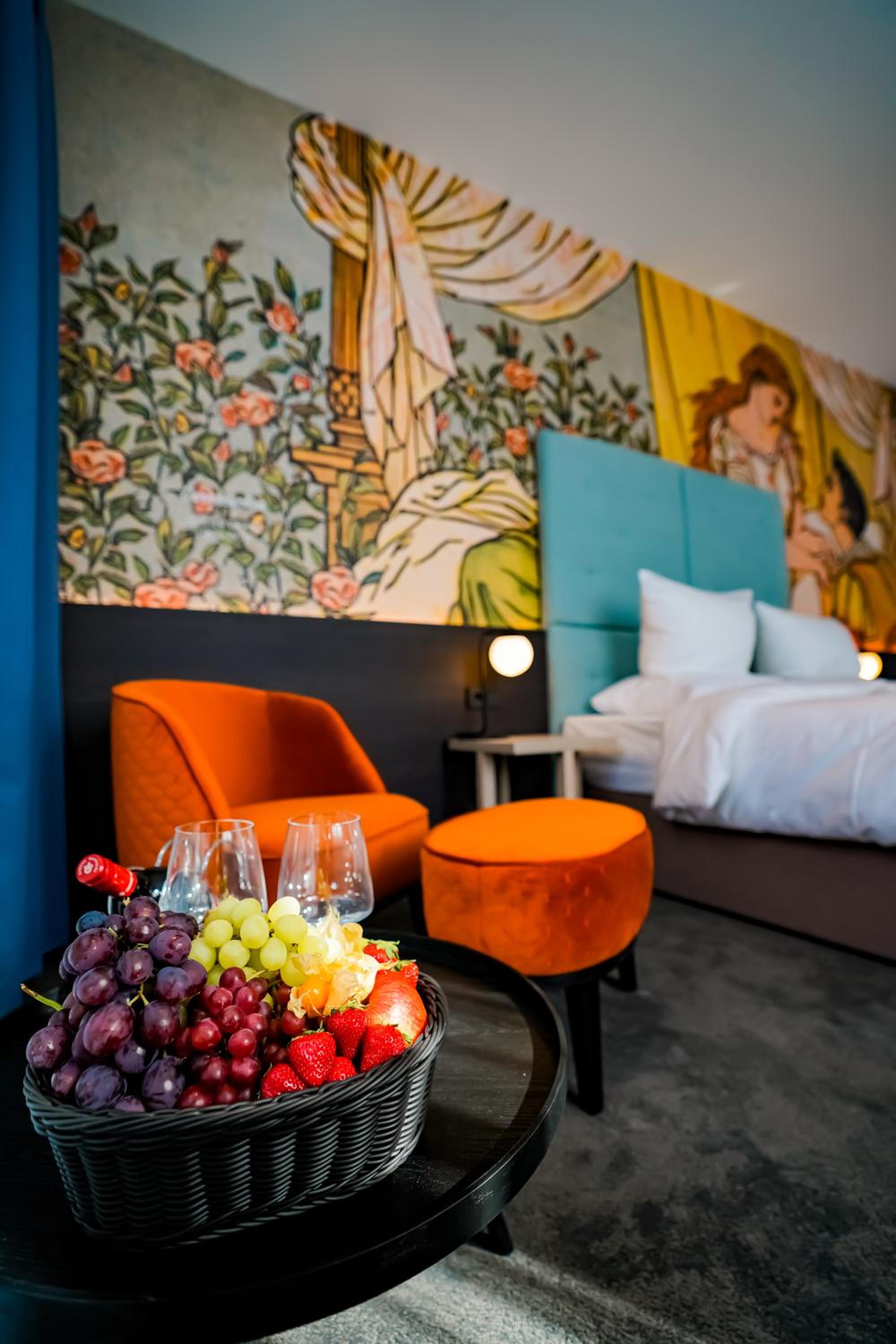 Superior King Room - Photo 11