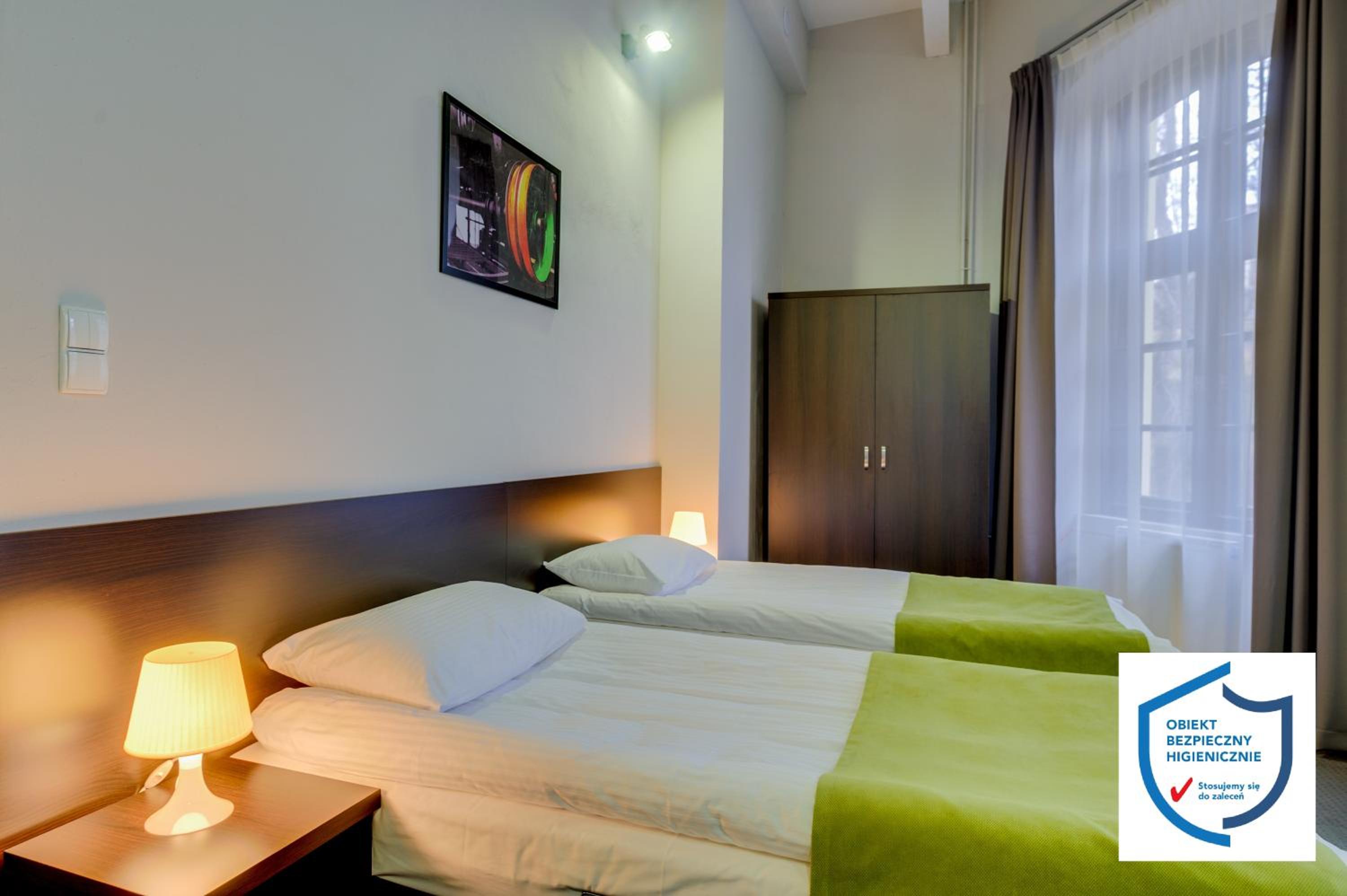 Twin Room - Photo 8