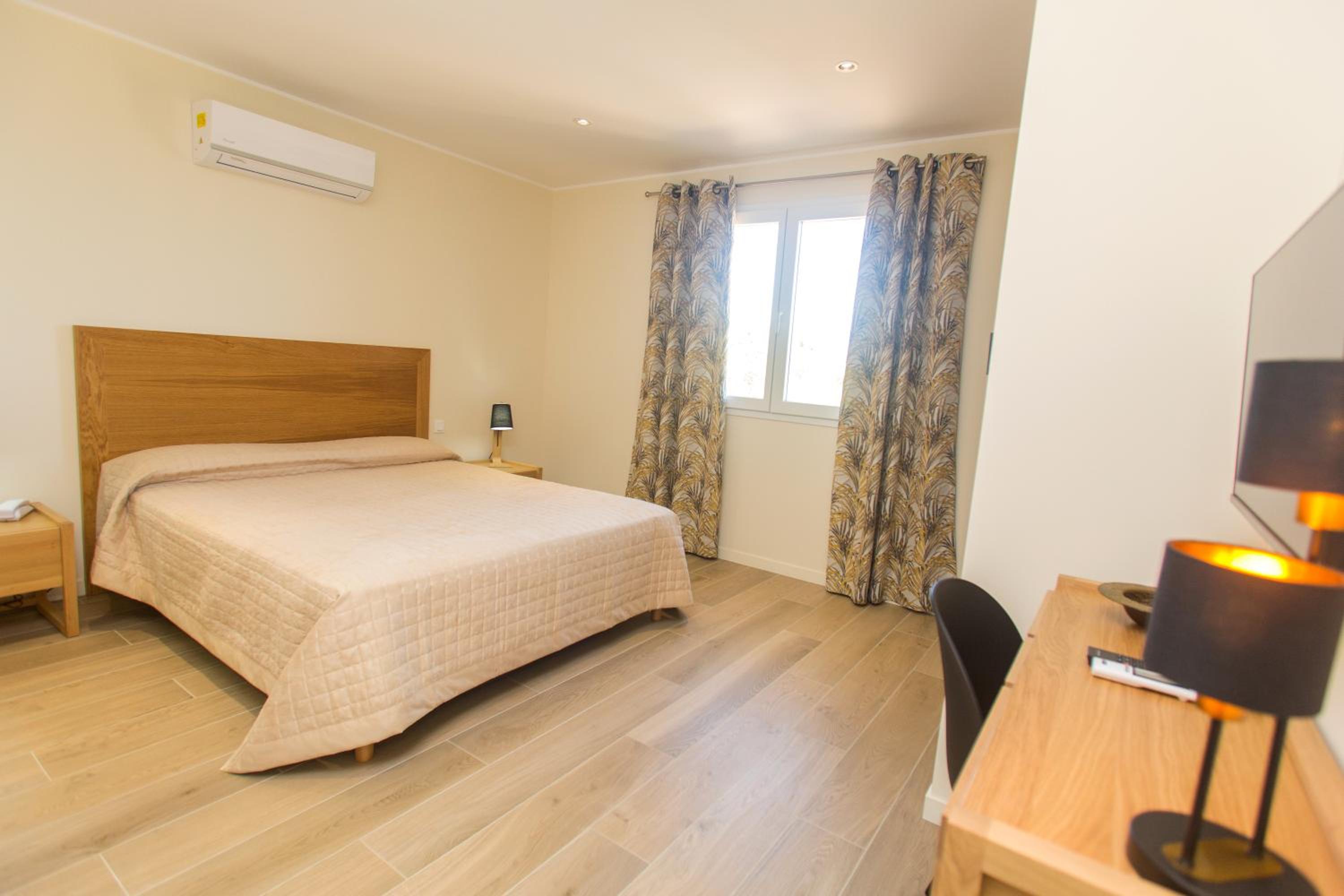 Comfort Double Room with Mountain or Garden View - Photo 15