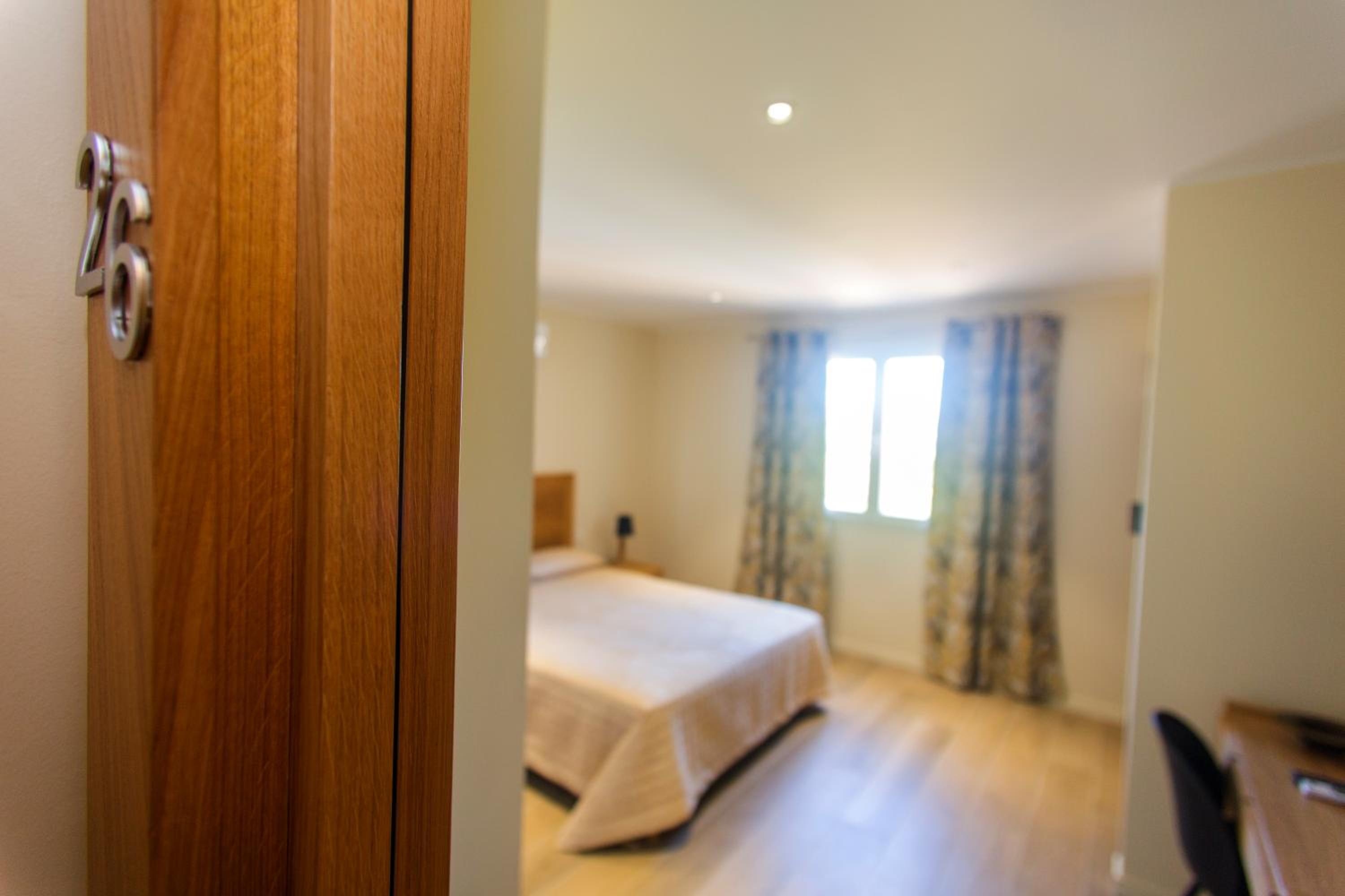 Comfort Double Room with Mountain or Garden View - Photo 12