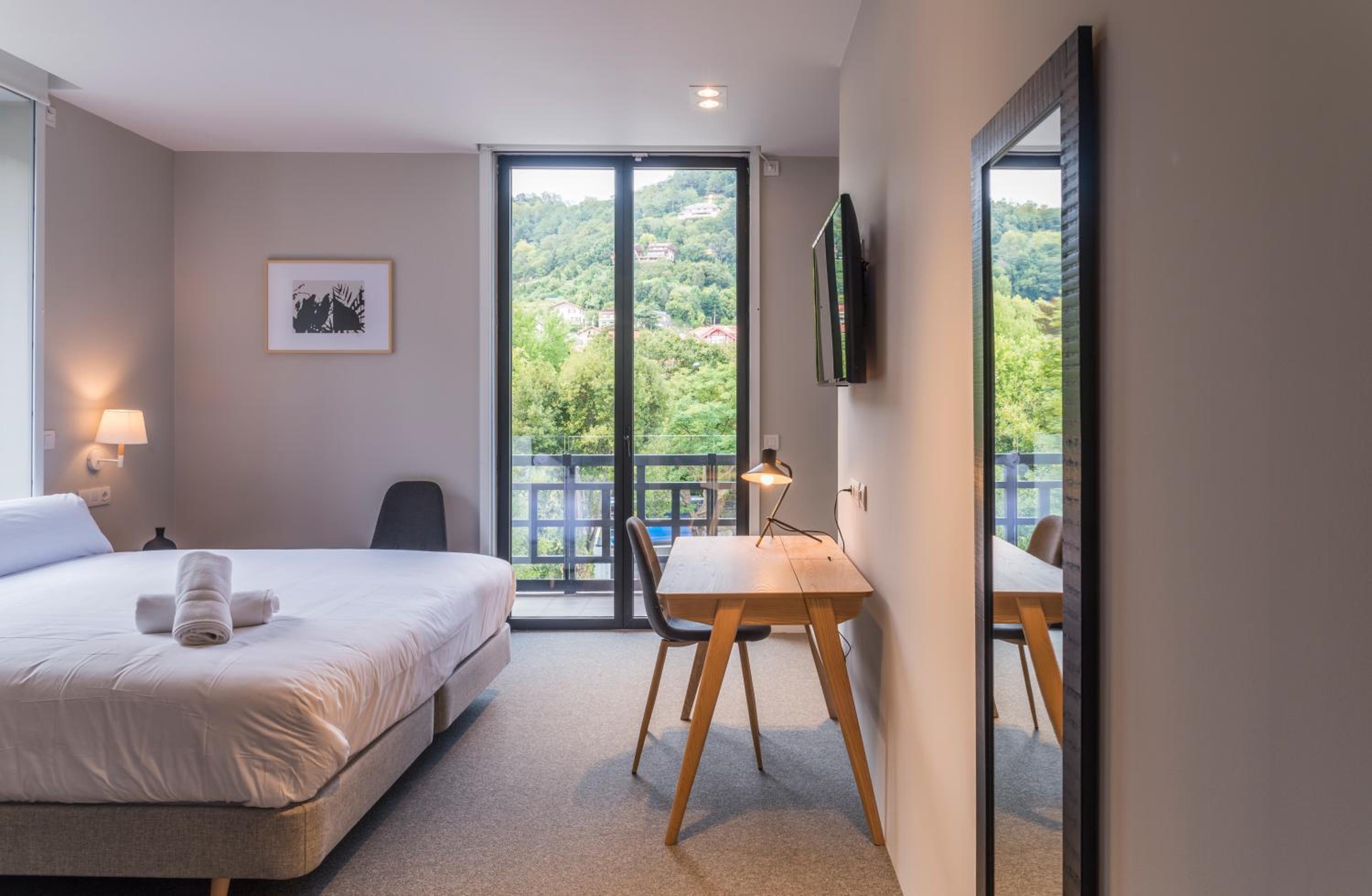 Deluxe Double Room with Terrace and Mountain View - Photo 2