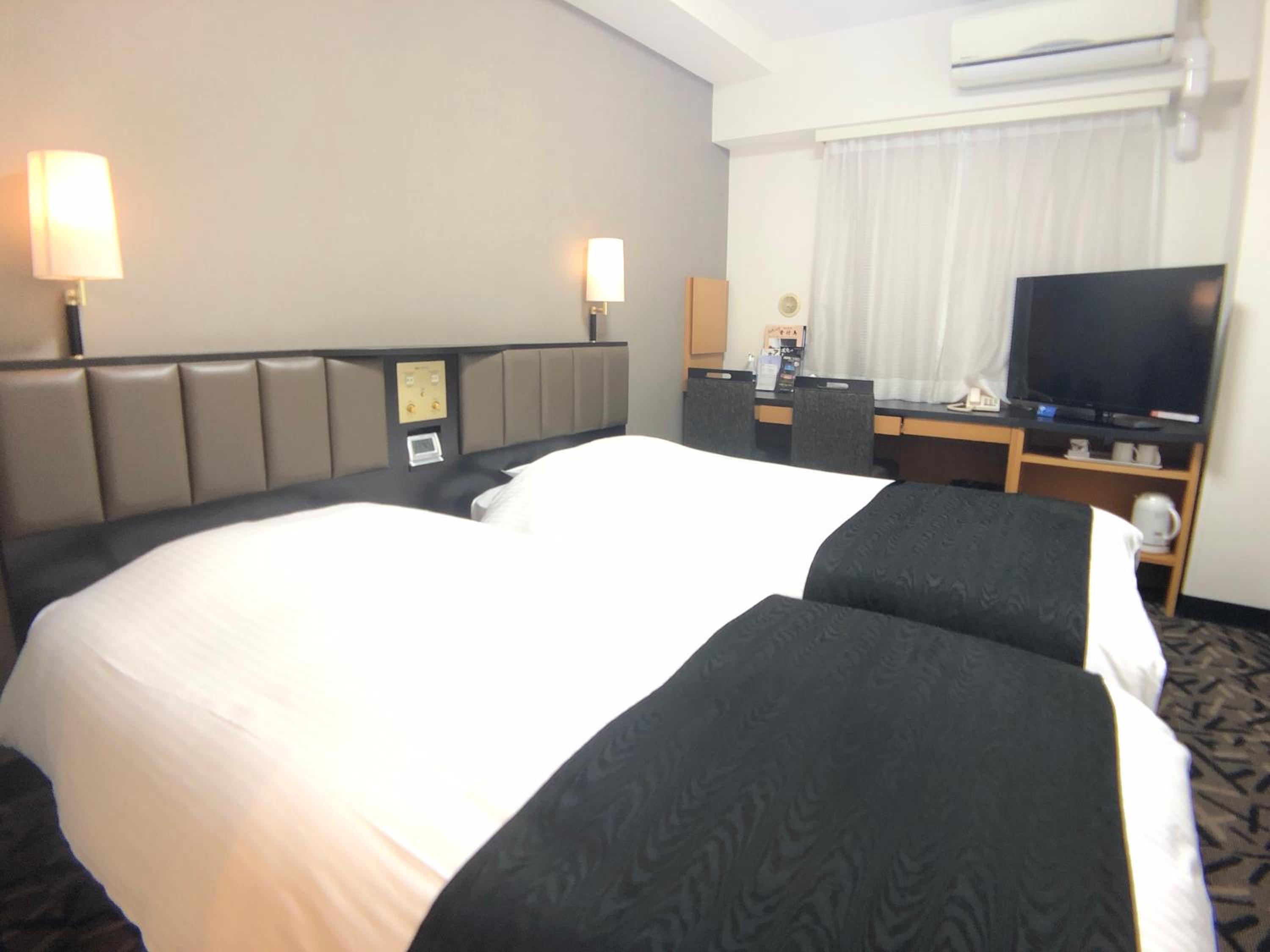 Twin Room - Breakfast Included - Non-Smoking