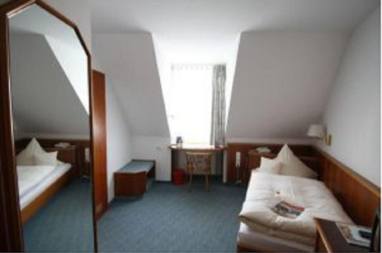 Standard Single Room with Shower photo 3