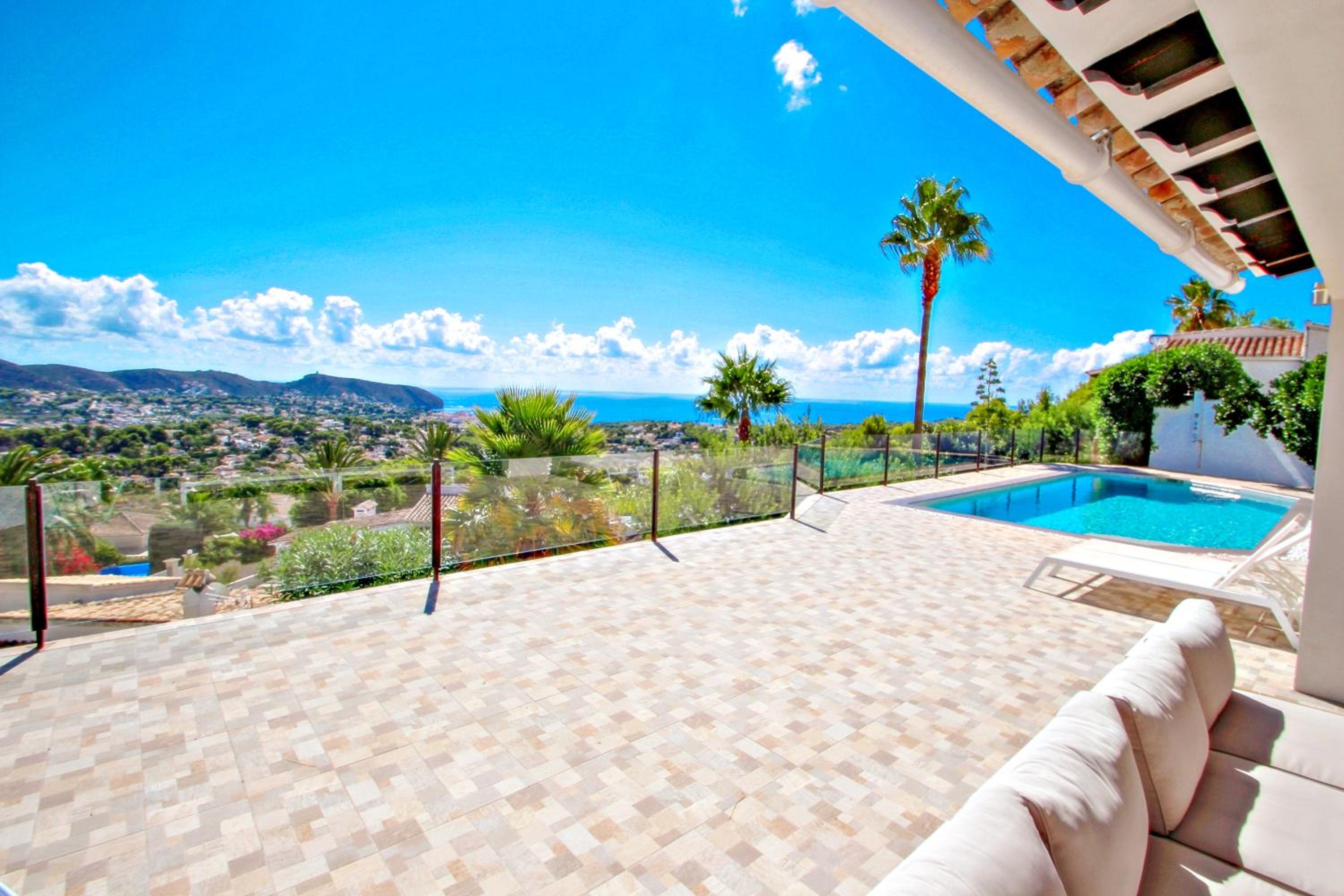 Villa photo 2