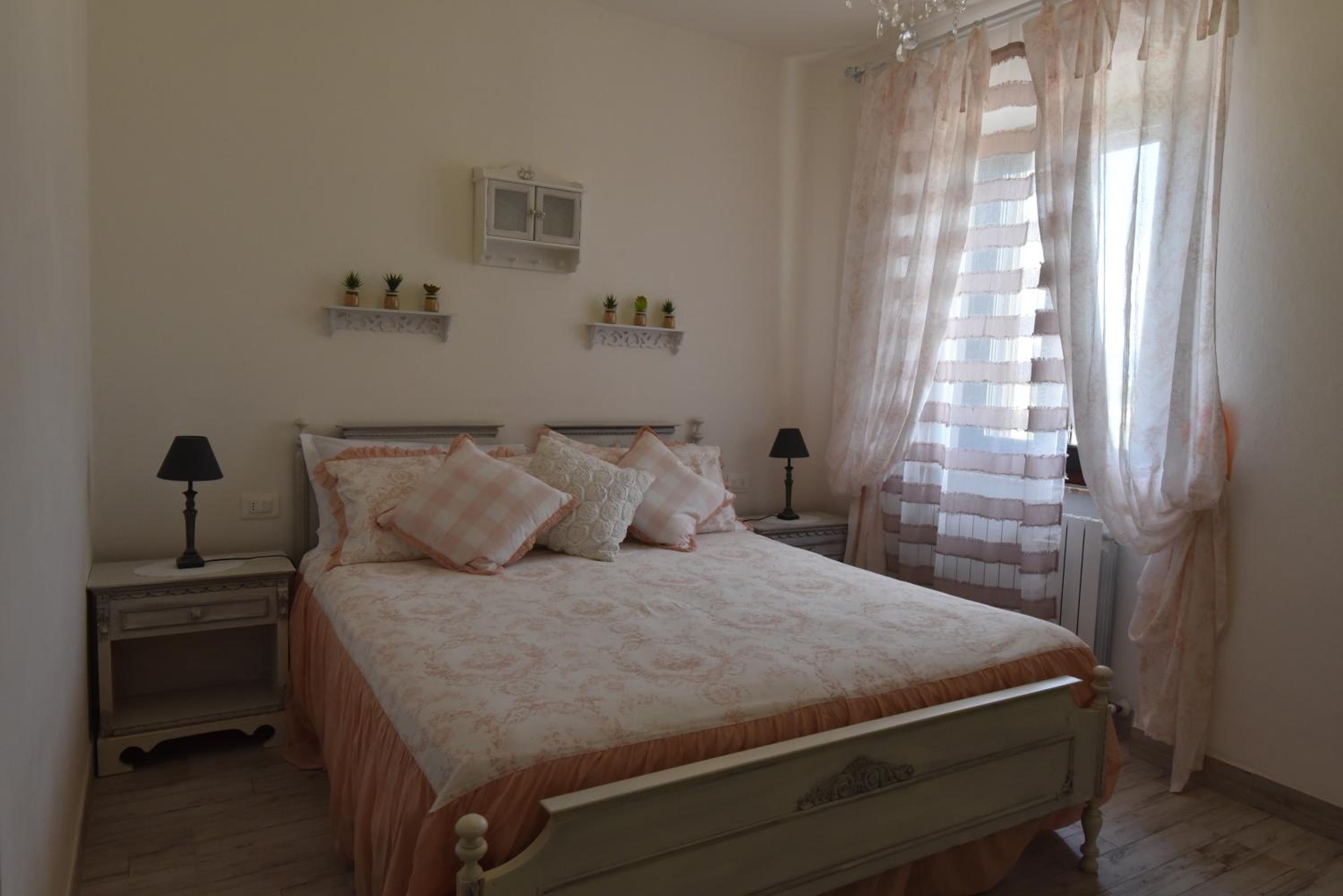 Double Room - Photo 5