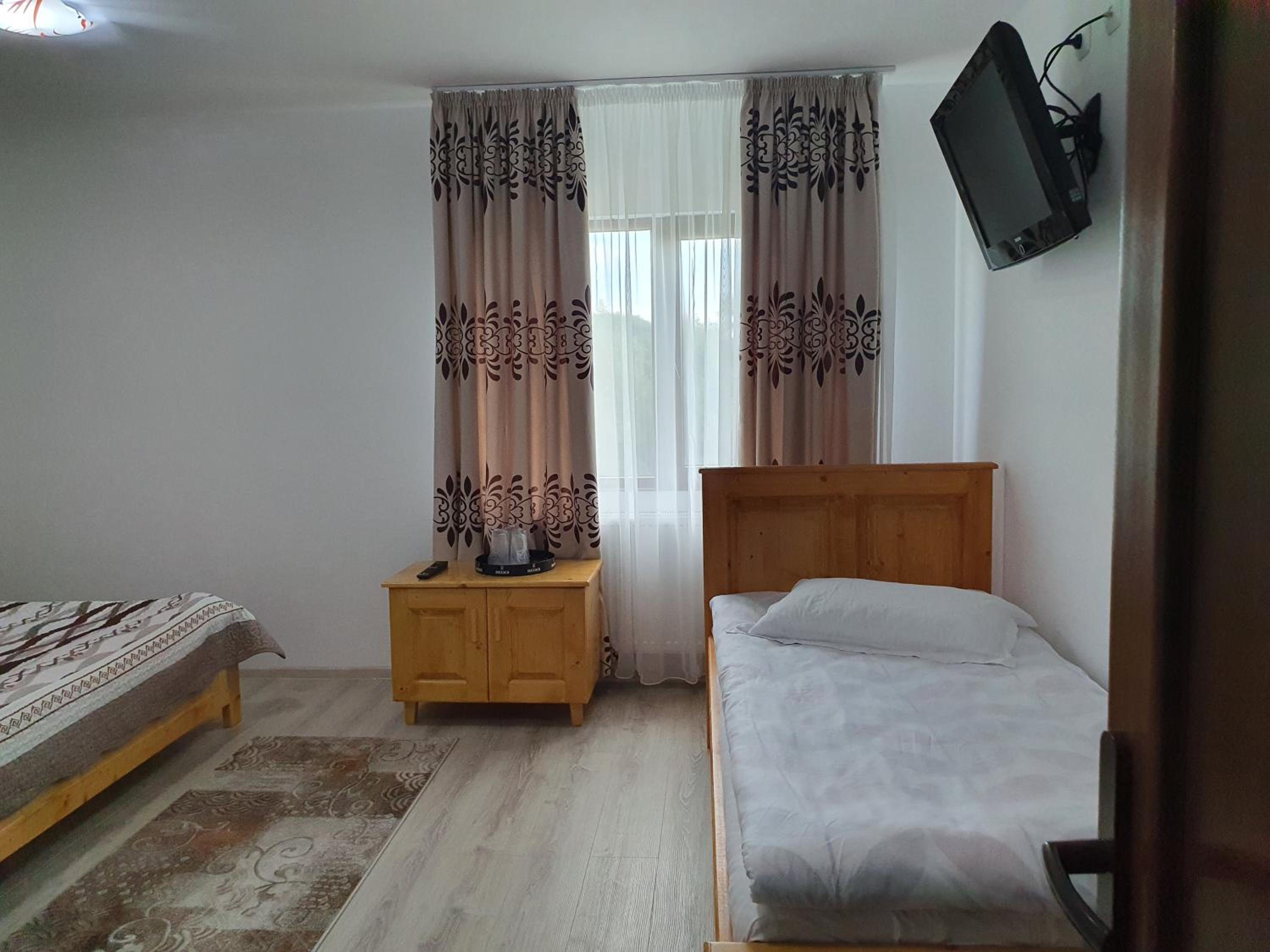 Family Room - Photo 5