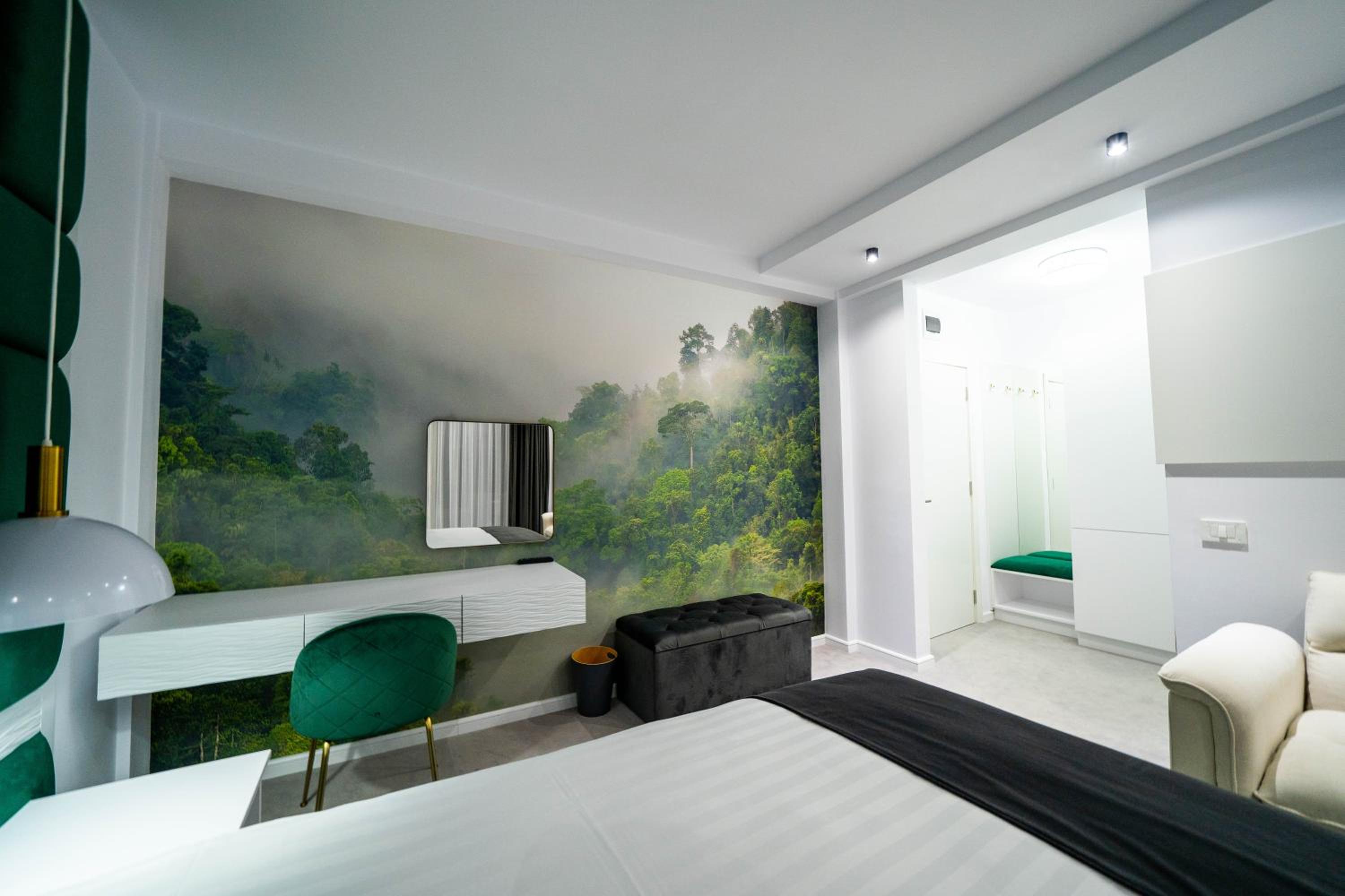 Deluxe Room (2 Adults + 1 Child) - Photo 9