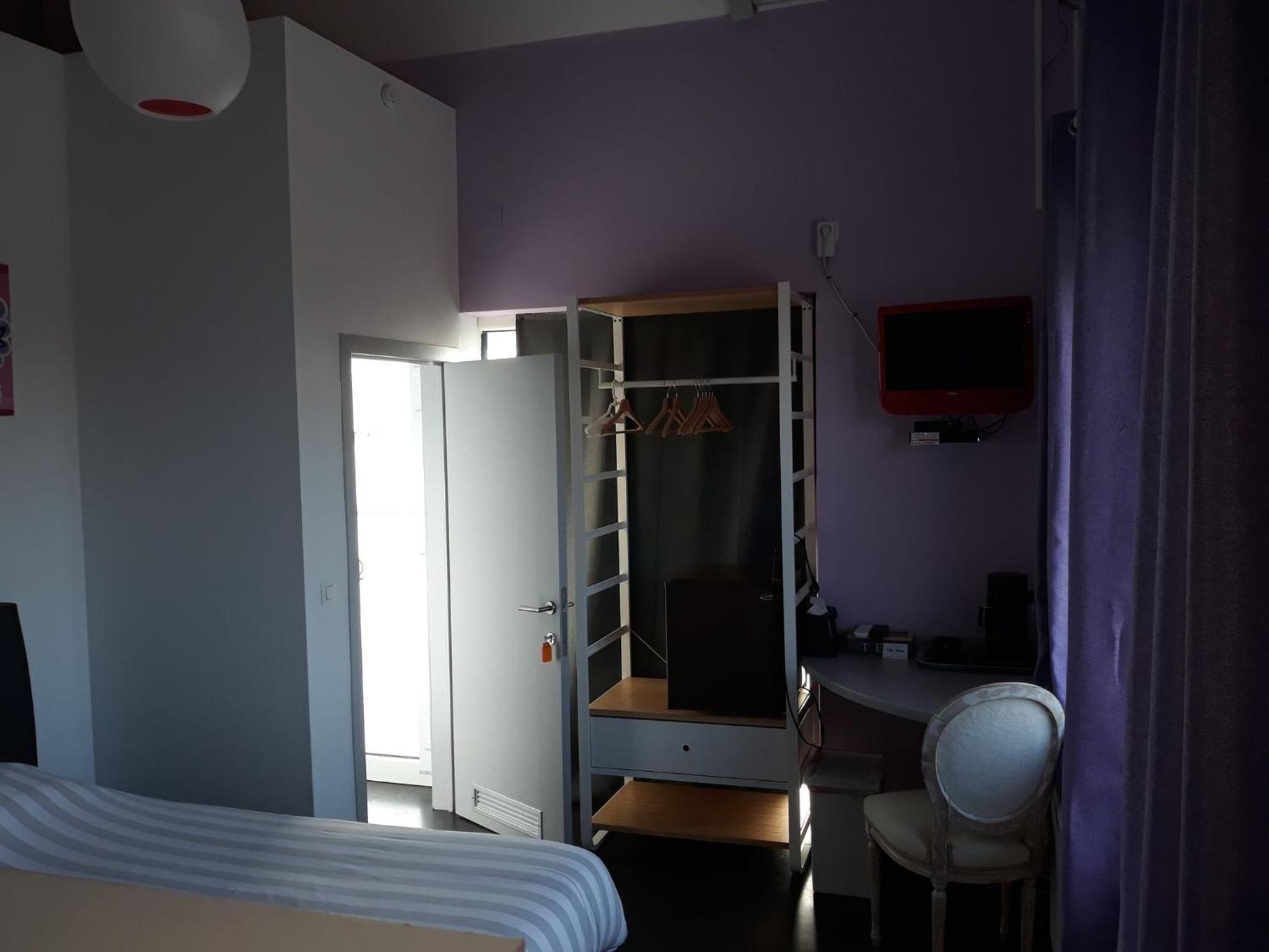 Deluxe Double Room with Shower photo 2