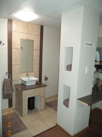 Family Room - Photo 2