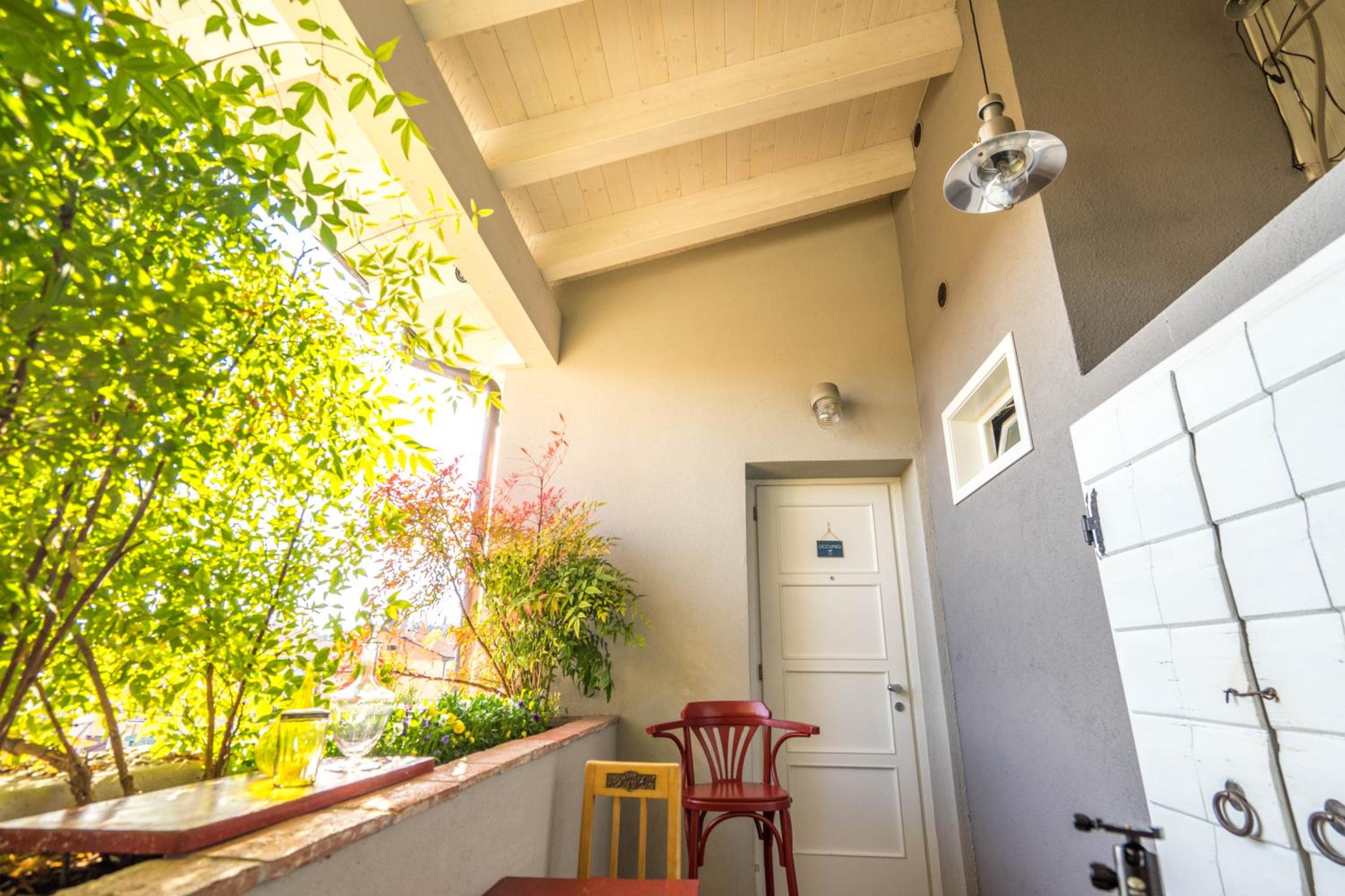 Double Room with Balcony - Photo 4