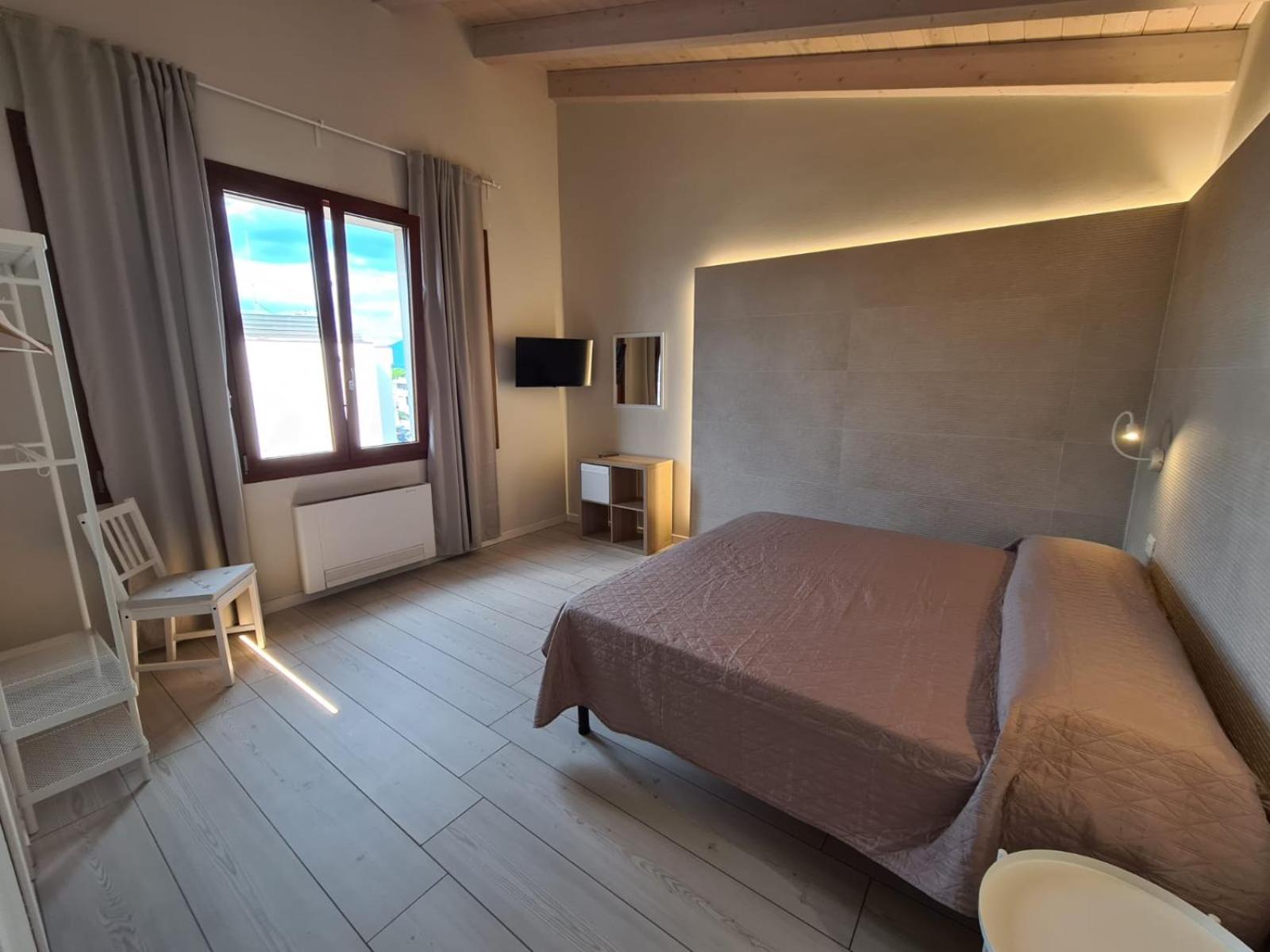Double Room with Private Bathroom photo 1
