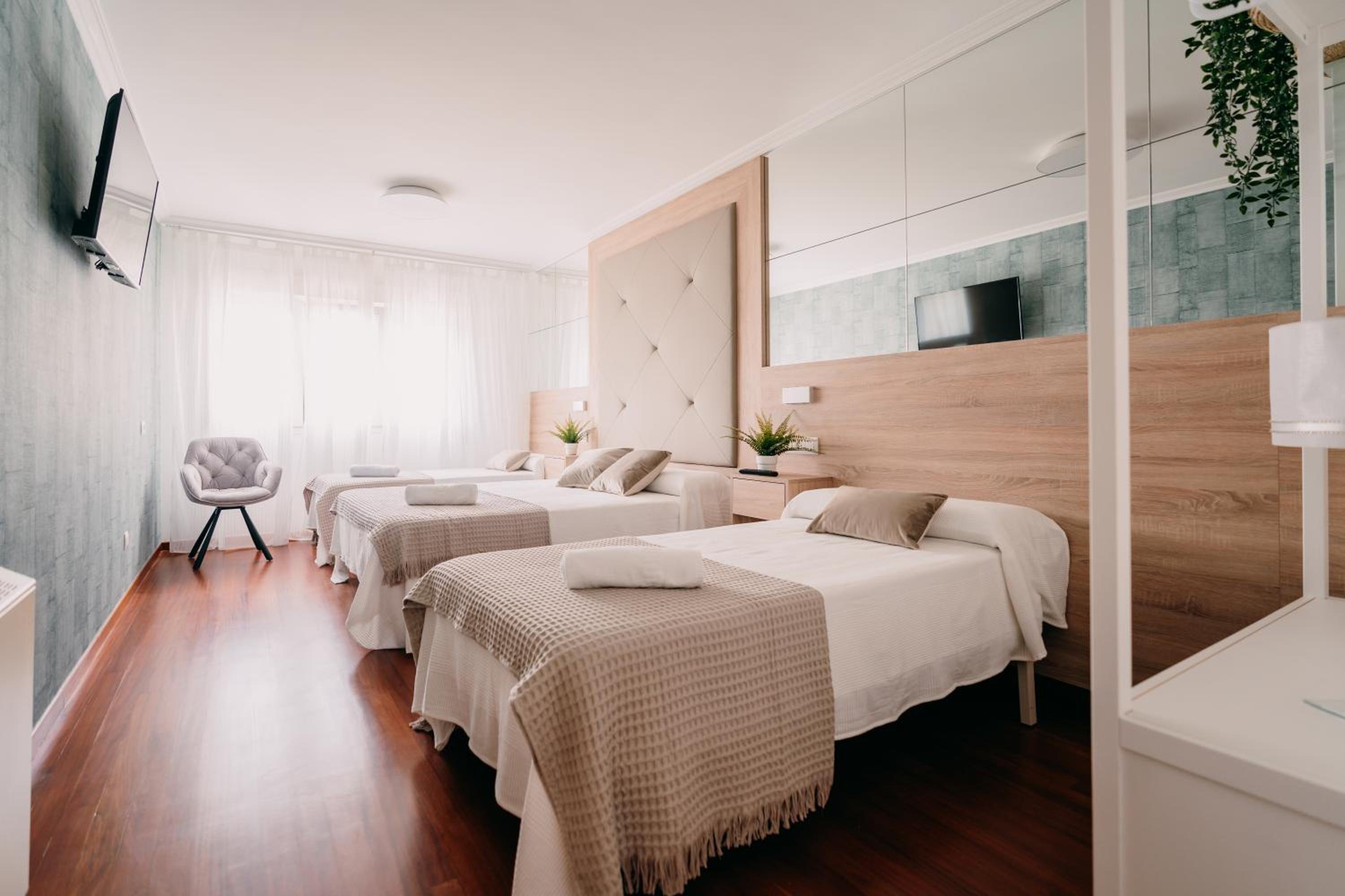 Habitación Cuádruple con Baño Compartido