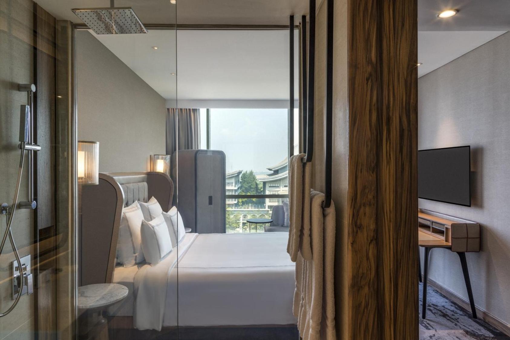 Swiss Executive King Room - Executive Floor - Photo 3