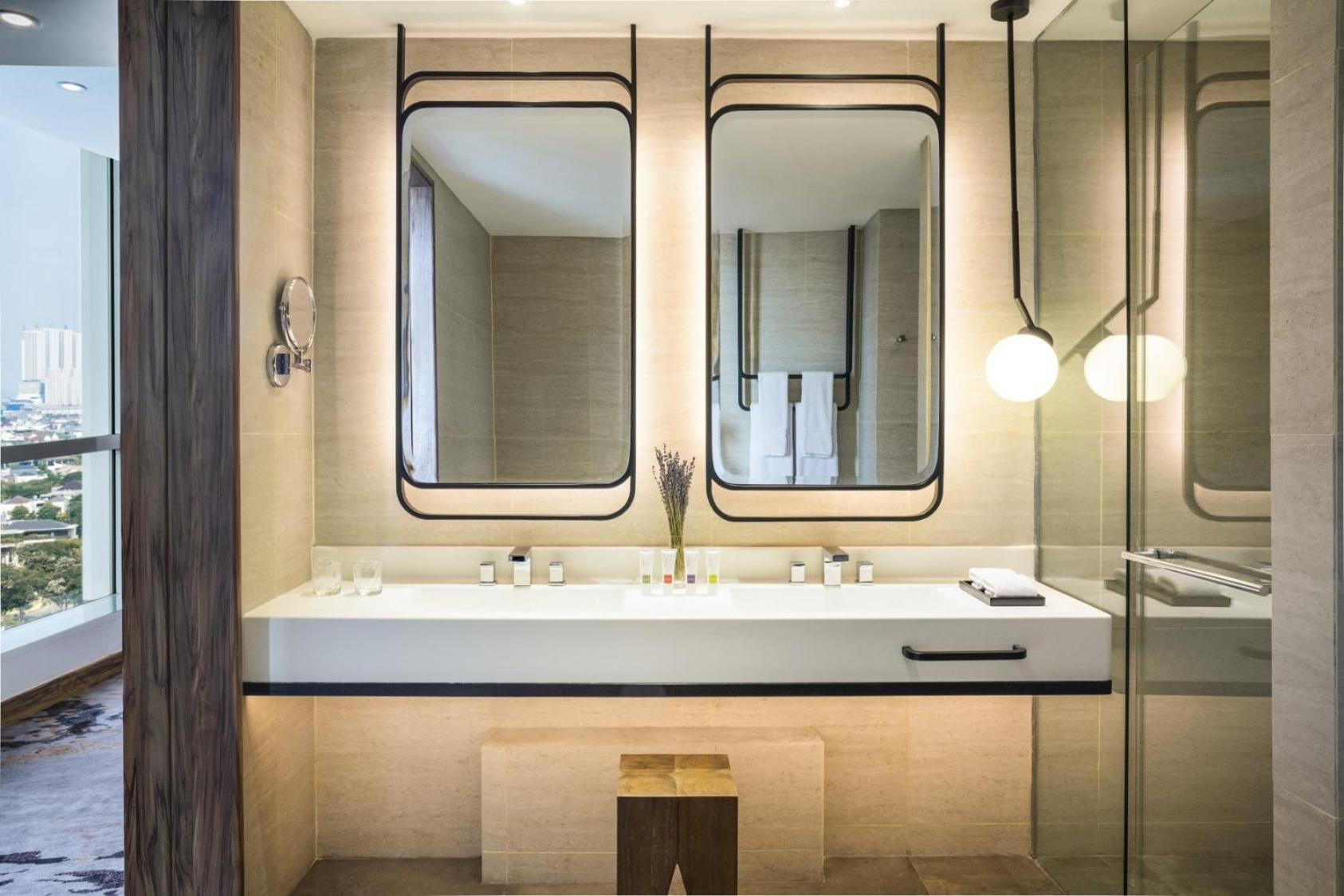 Swiss Grand King Suite - Photo 3