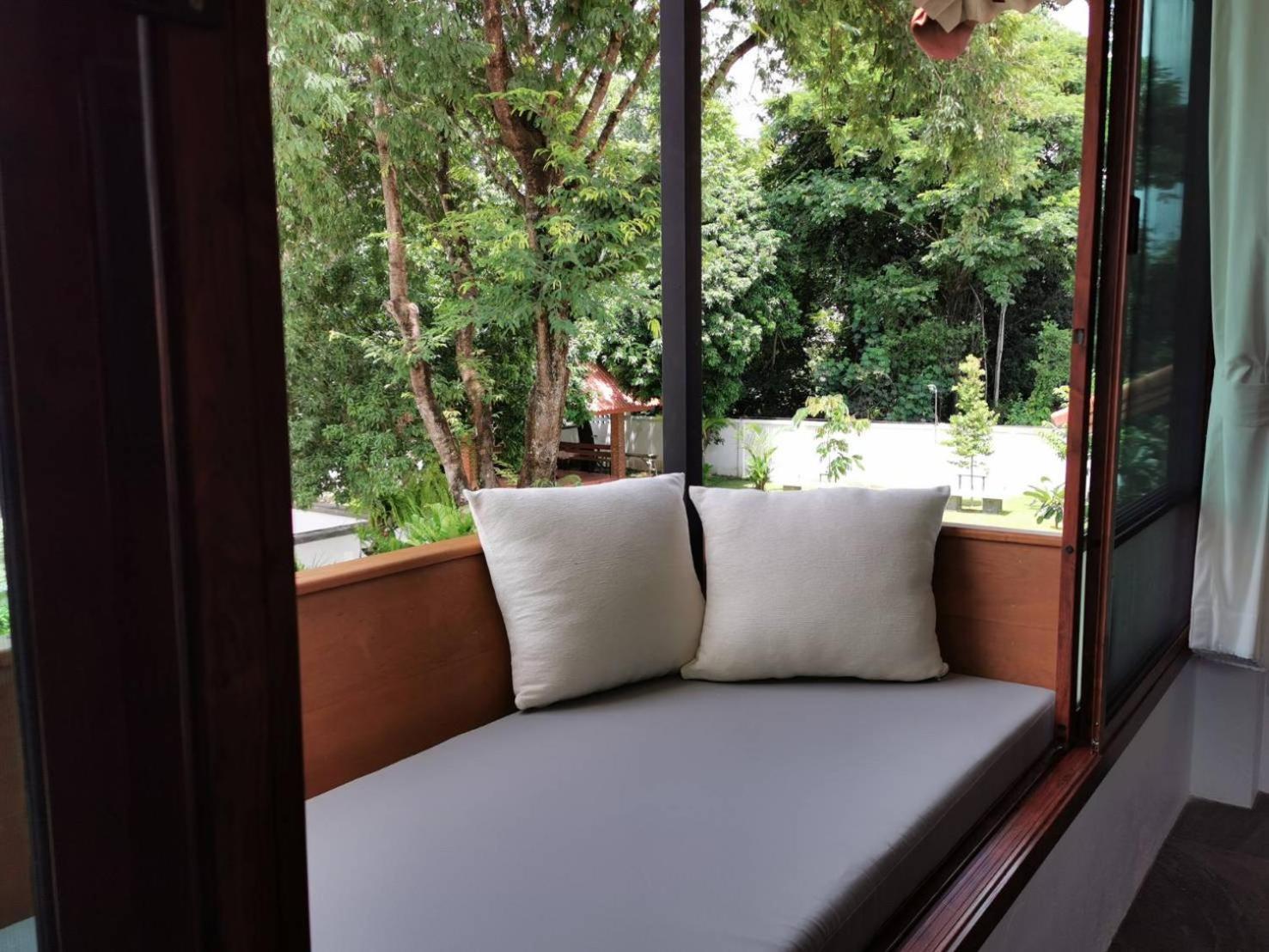 Suite with Balcony - Photo 4
