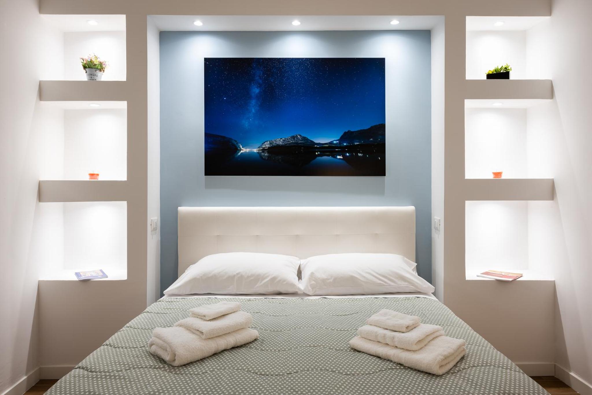 Deluxe King Room photo 1