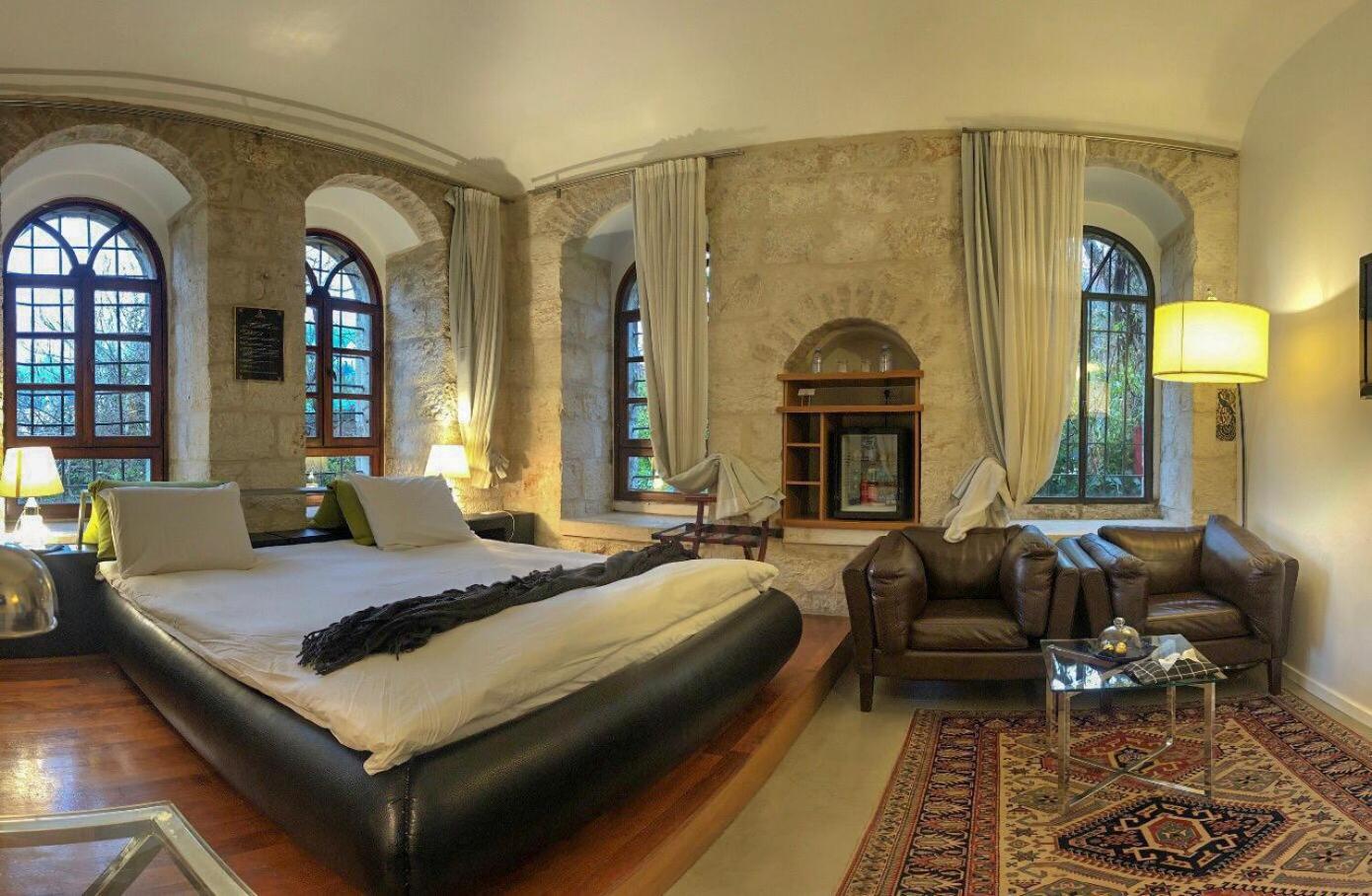 Luxury Suite with Bath photo 1