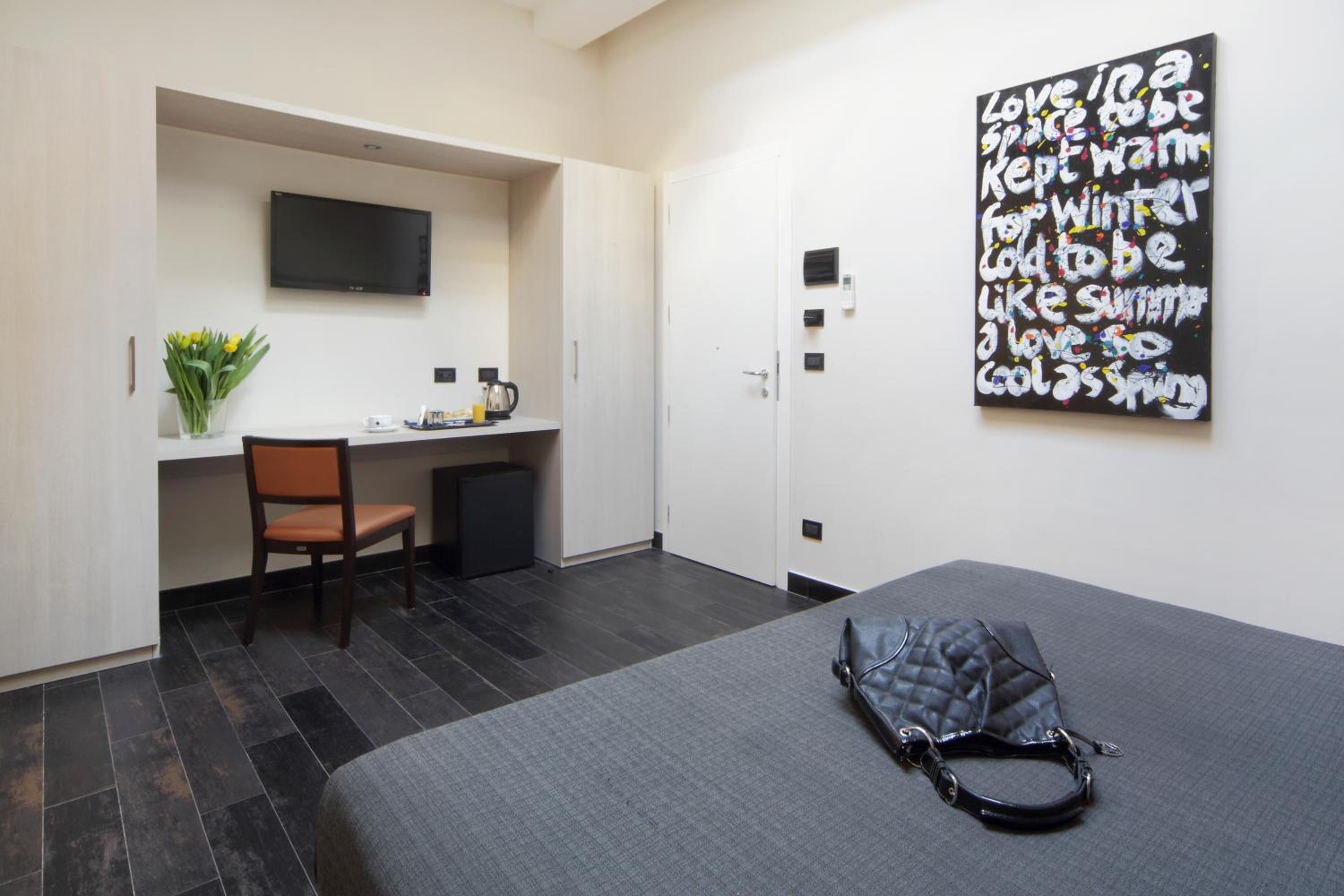 Double or Twin Room photo 3