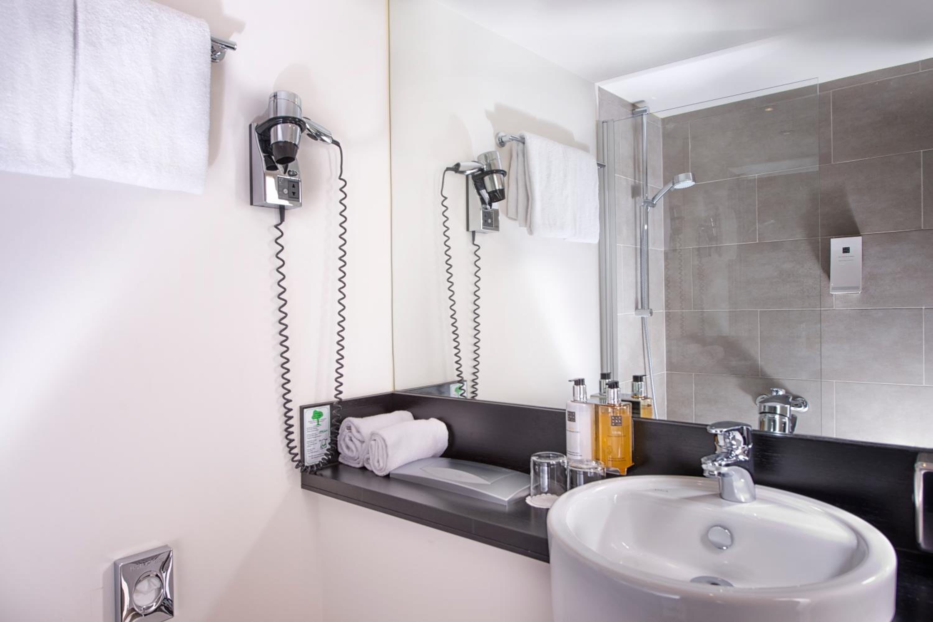 Double Room - Photo 6