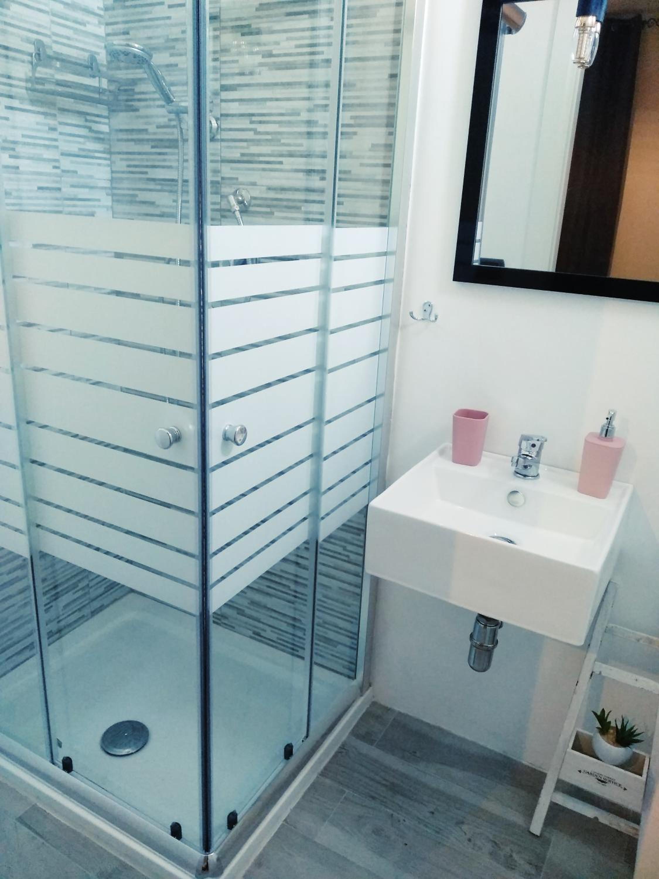 Double or Twin Room with Bathroom - Photo 20