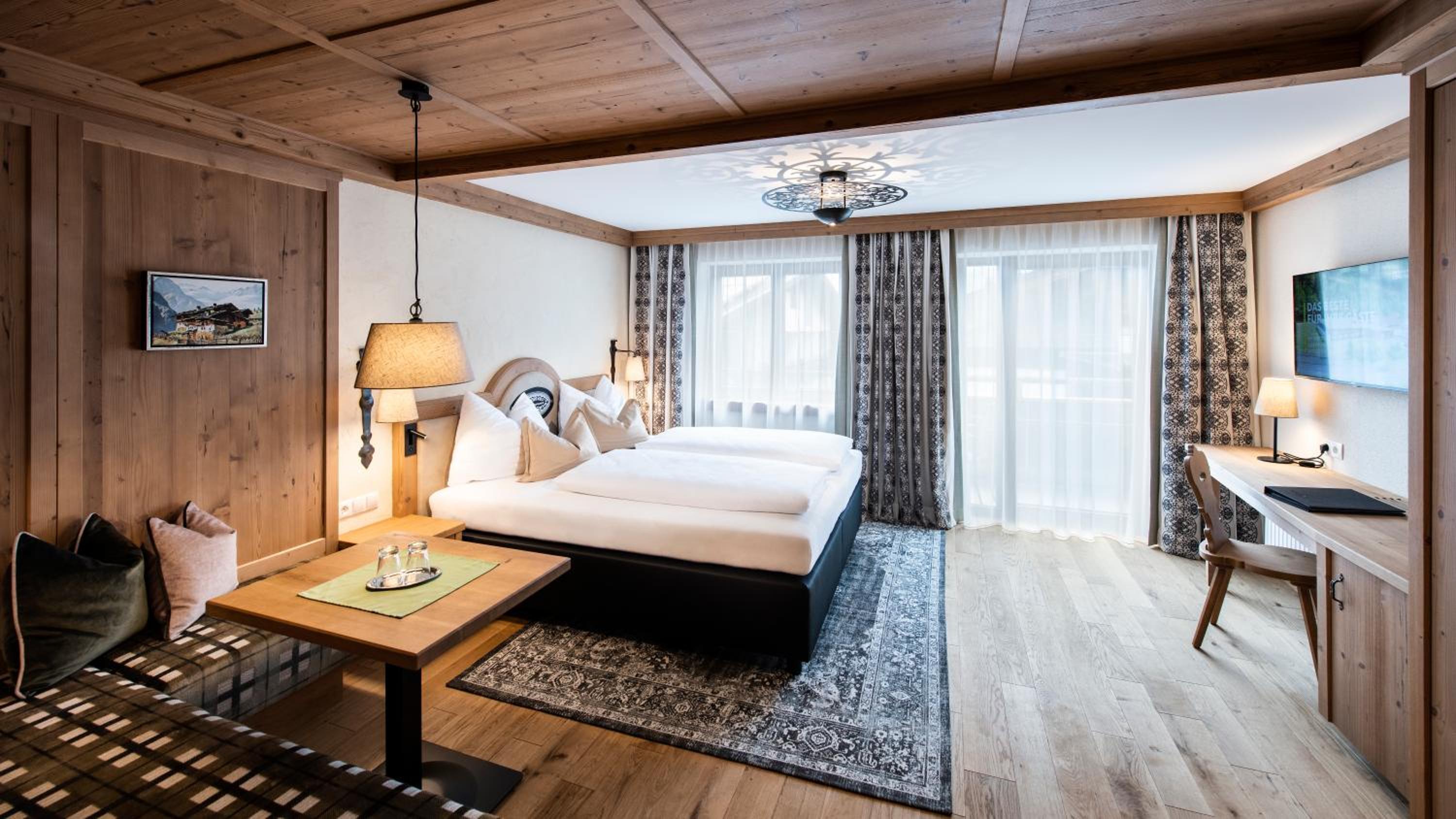 Superior Double Room with Balcony - Photo 1