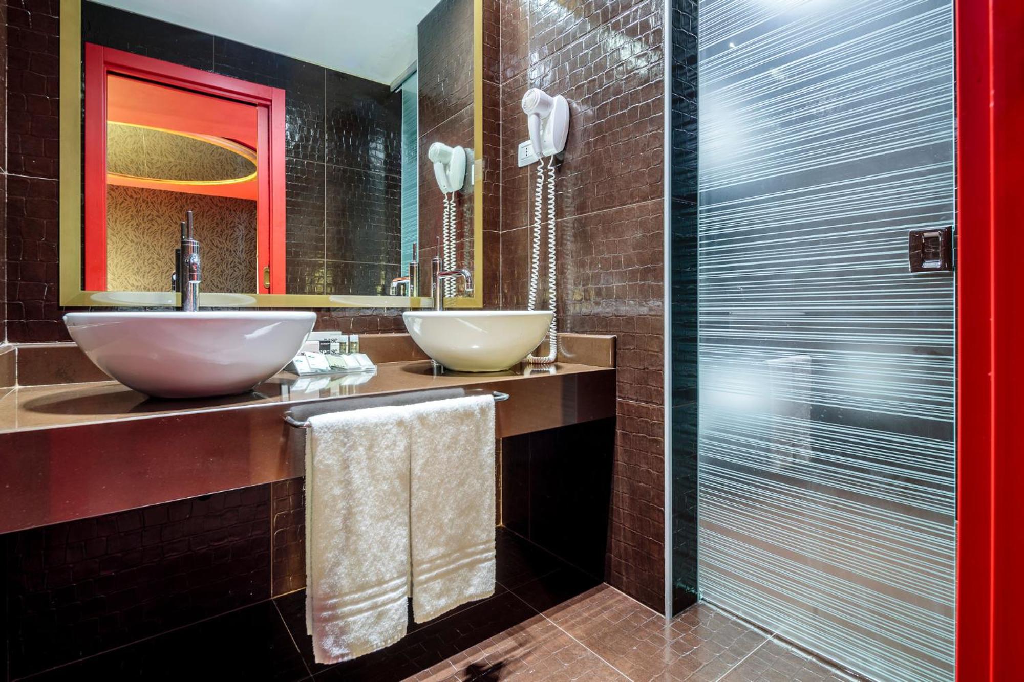 Superior Suite - Photo 2