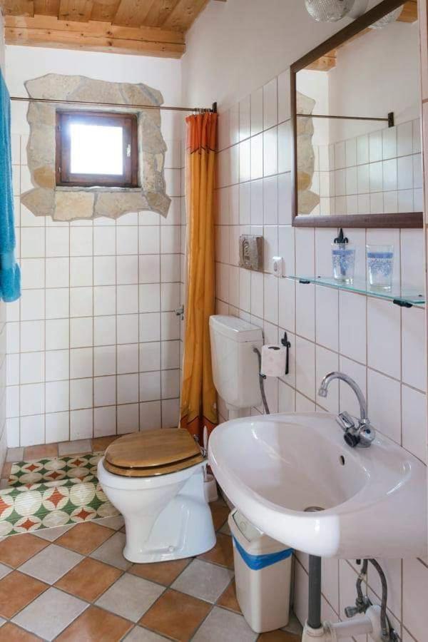 Triple Room with Bathroom photo 2