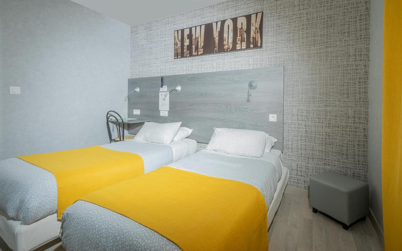 Twin Room - Photo 1