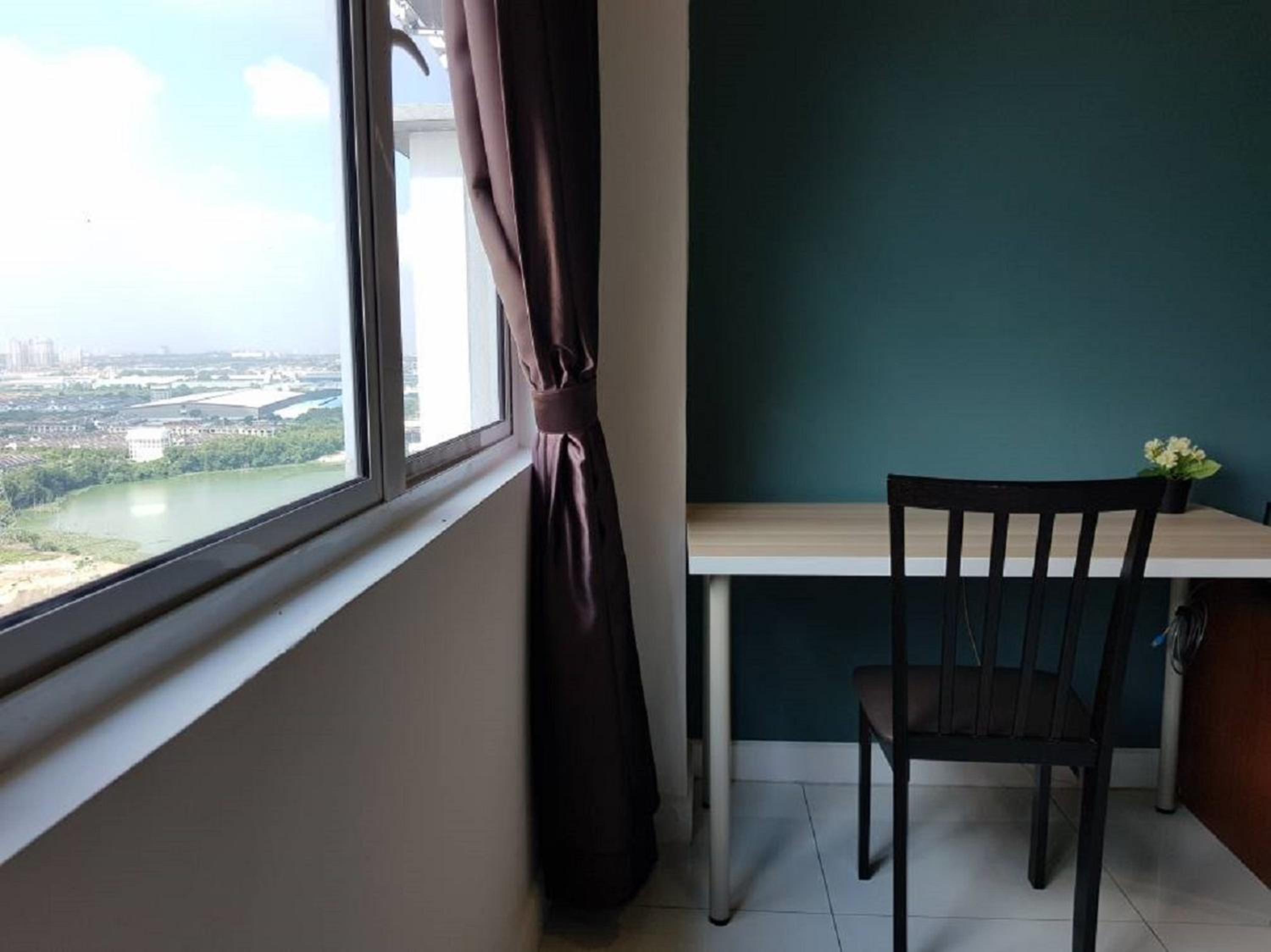 One-Bedroom Apartment - Photo 14