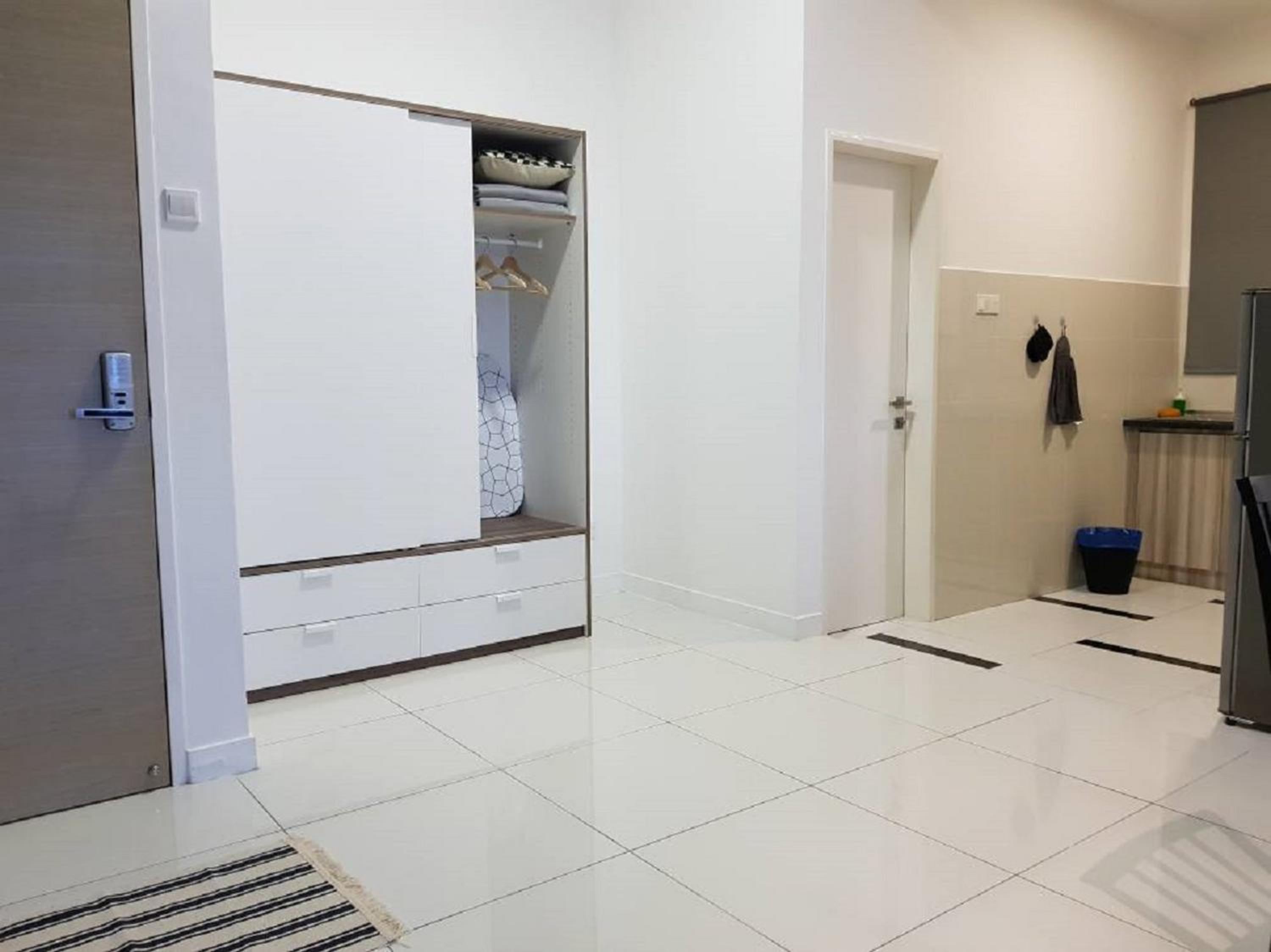 One-Bedroom Apartment - Photo 18