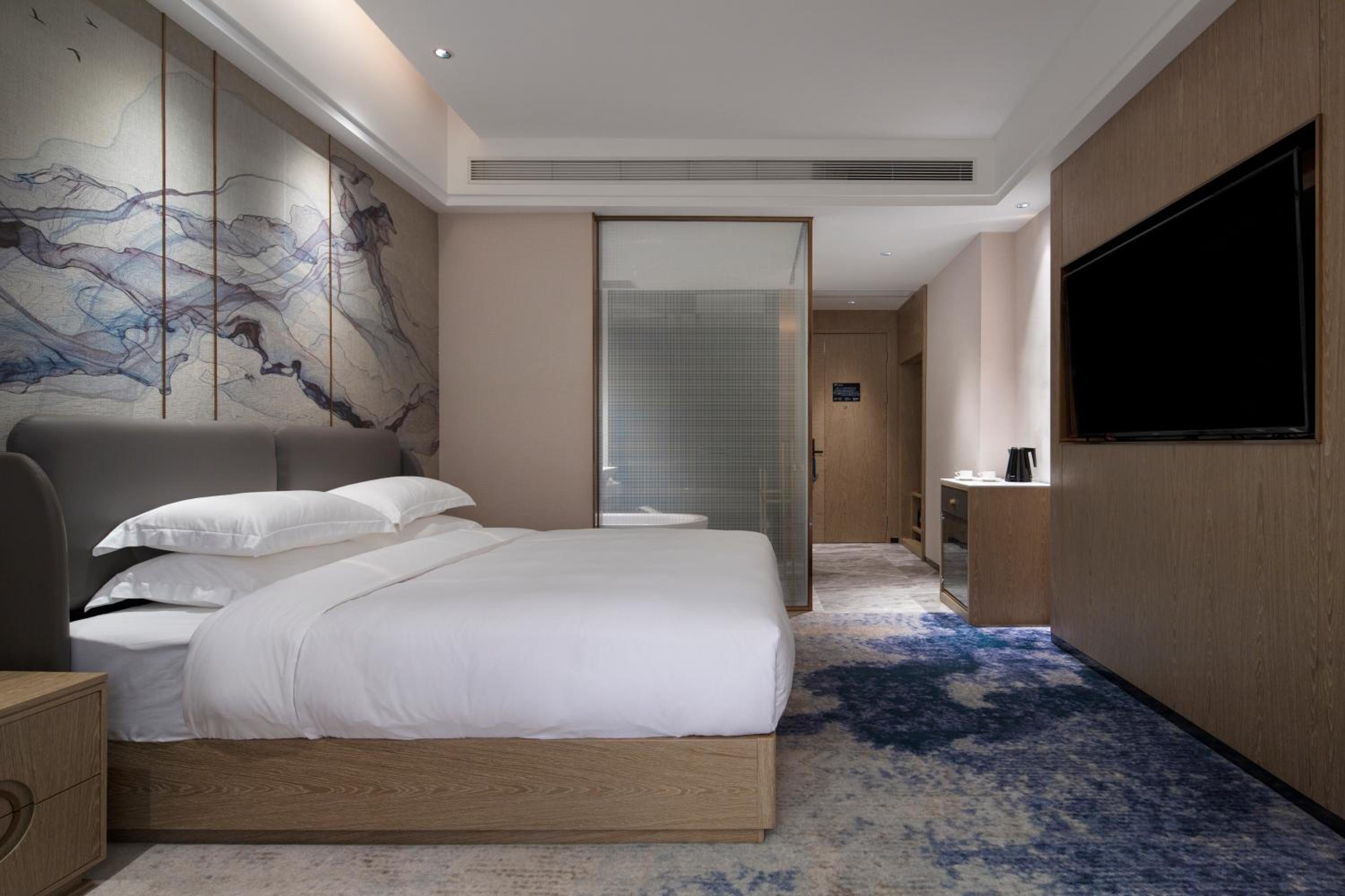 Deluxe Double Room with Bath photo 2