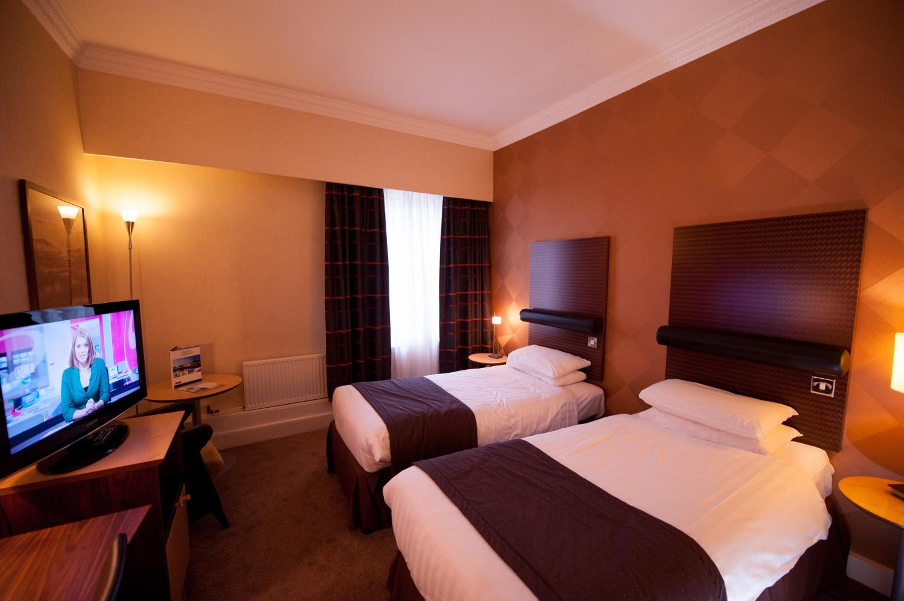 Standard Twin Room - Photo 3