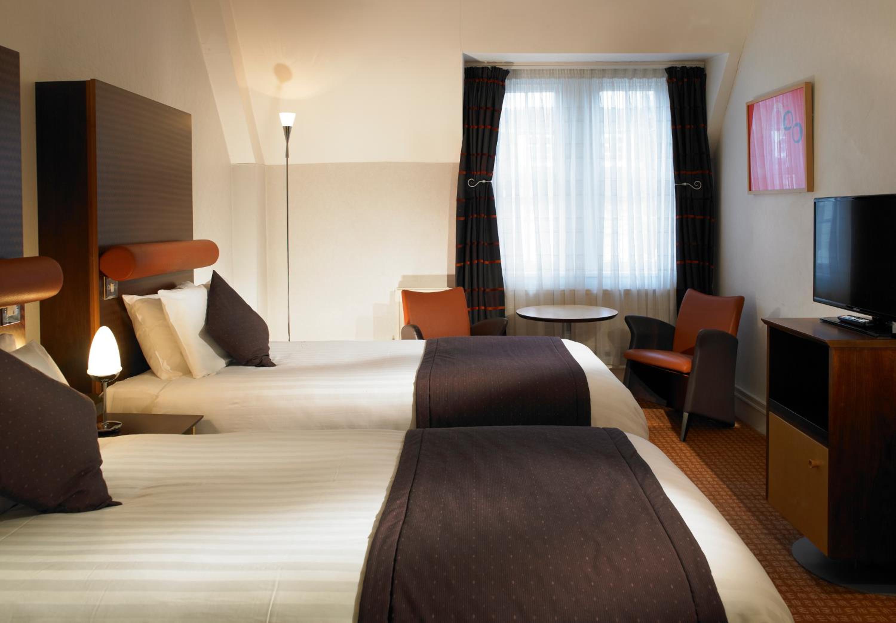 Standard Twin Room - Photo 4
