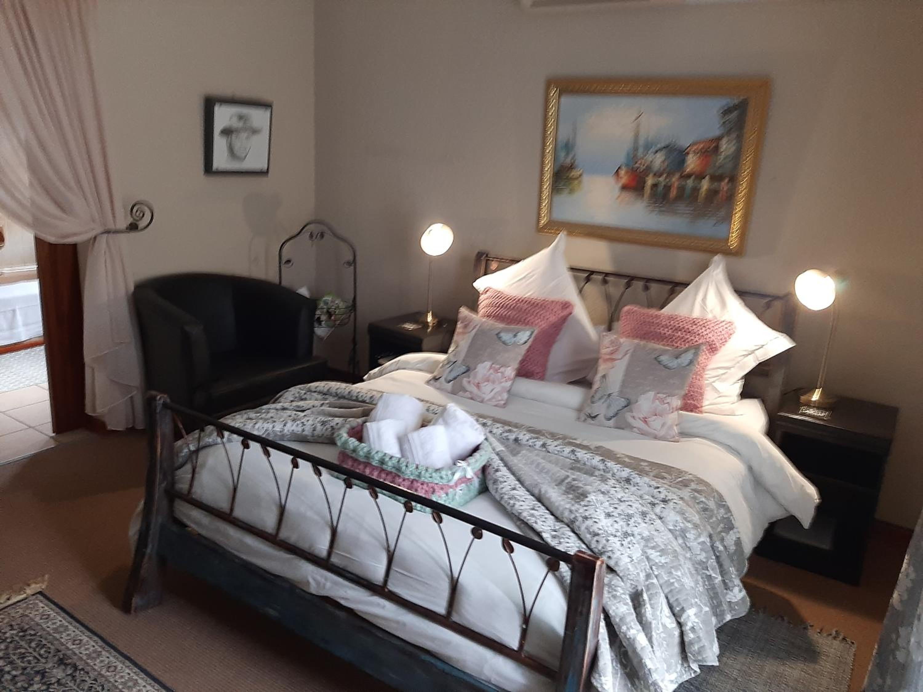 Deluxe Double Room With Bath photo 3