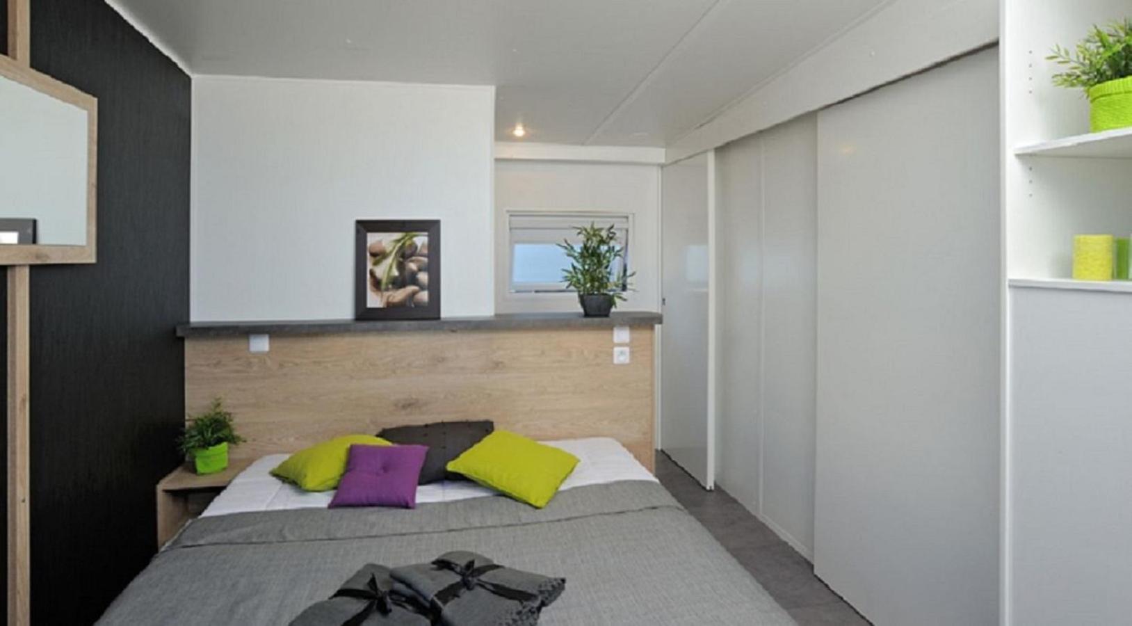 Mobile Home photo 1